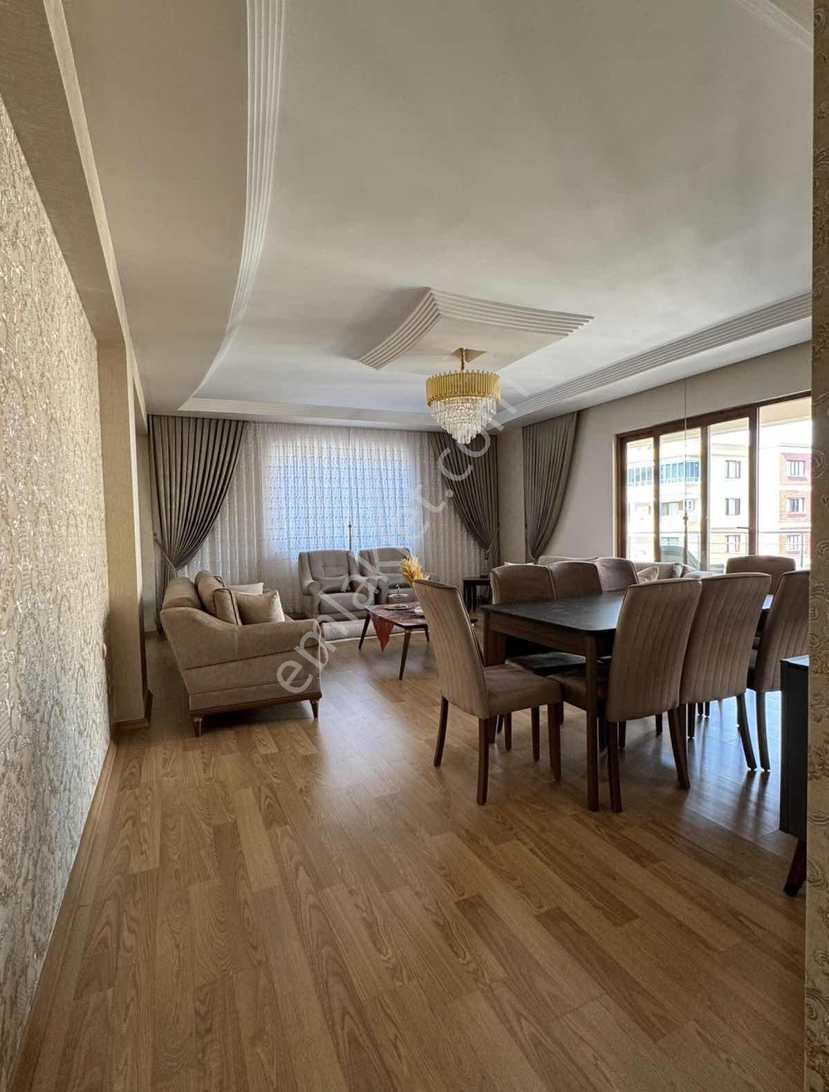Hamravat Villaları Yanı Meram-4 Te Satılık 4+1 Daire
