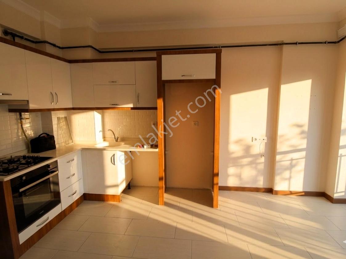 Savaştepe Cad.yakını Ara Kat Asansörlü 1+1 Kiralık Daire