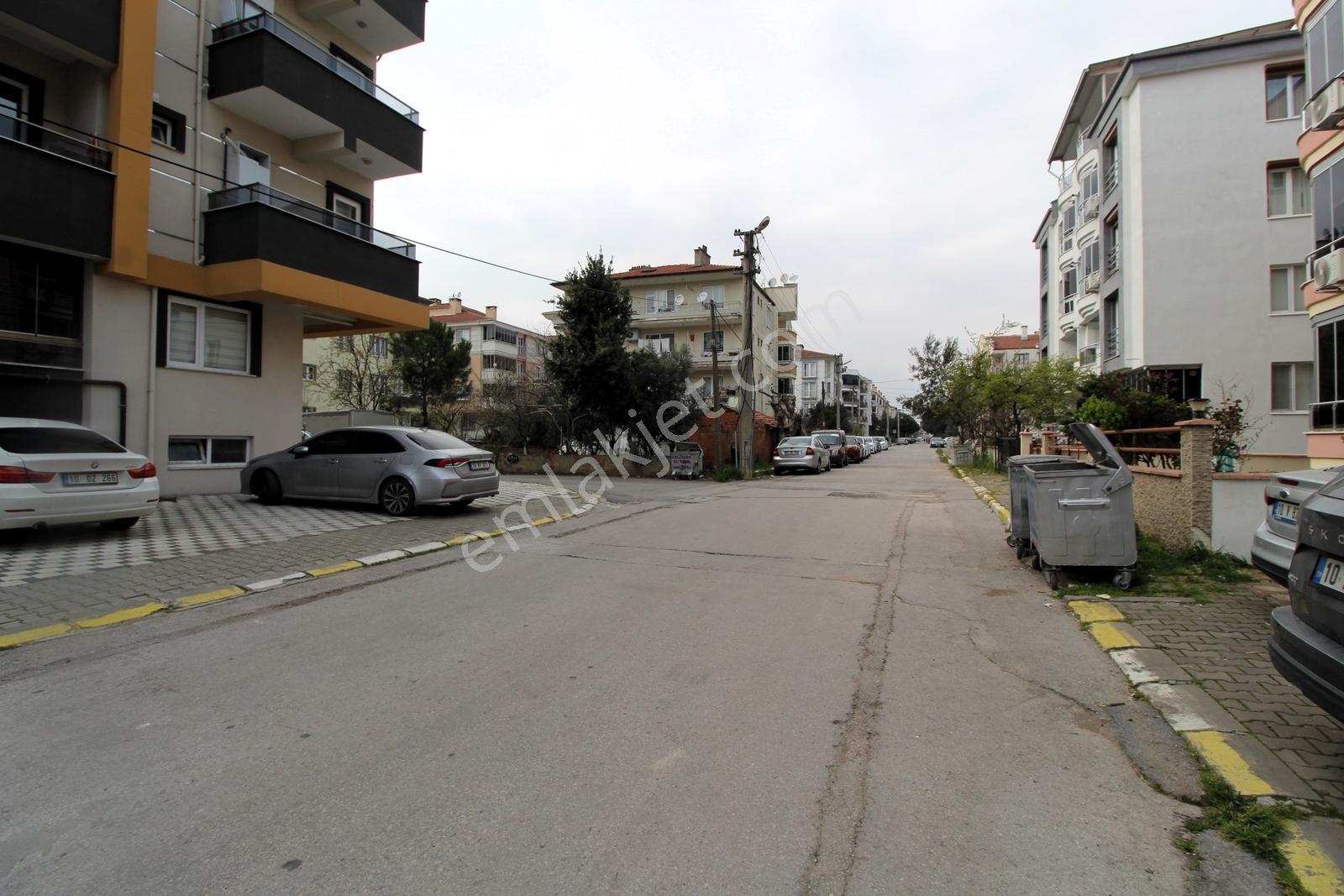 Savaştepe Cad.yakını Ara Kat Asansörlü 1+1 Kiralık Daire - Görsel 3
