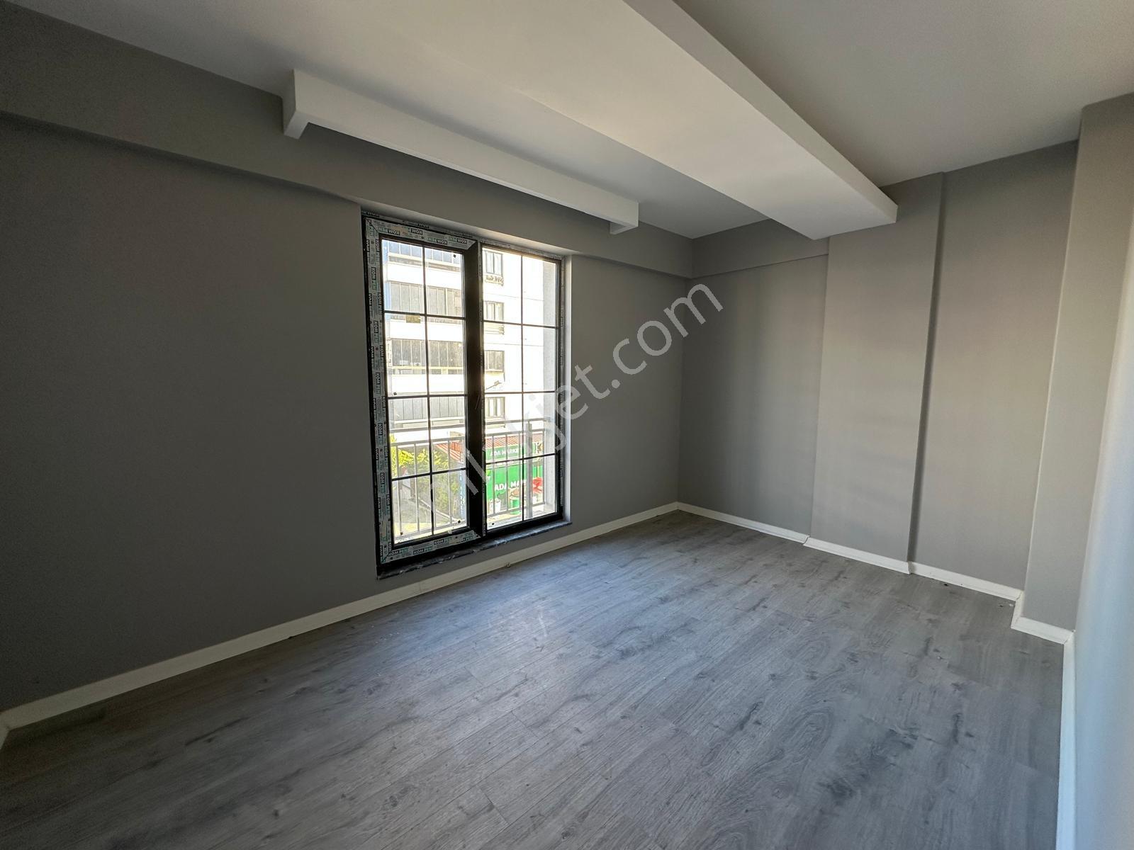 Remax Murat Kocaoğlu Körfez Ana Yolda Sahile 2 Dk Mesafede 1+1 - Görsel 6