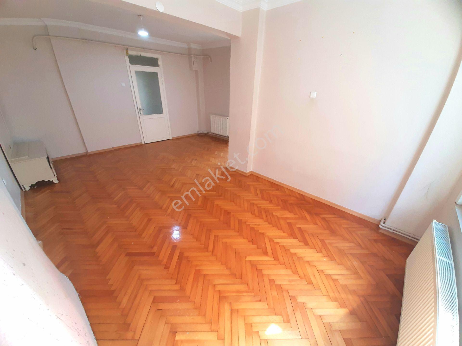 Adapazarı Çarşı Merkezinde Satılık 3+1 Ara Kat Daire - Görsel 2