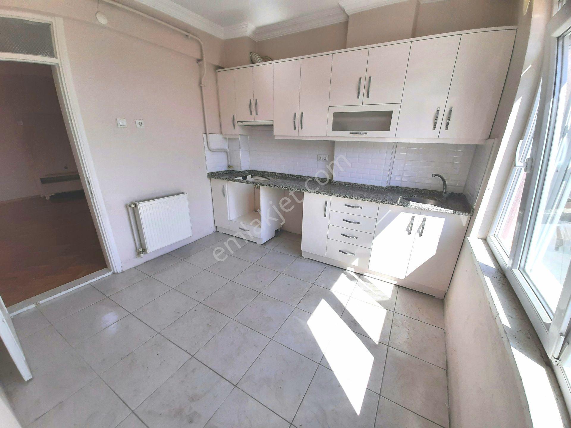 Adapazarı Çarşı Merkezinde Satılık 3+1 Ara Kat Daire - Görsel 8