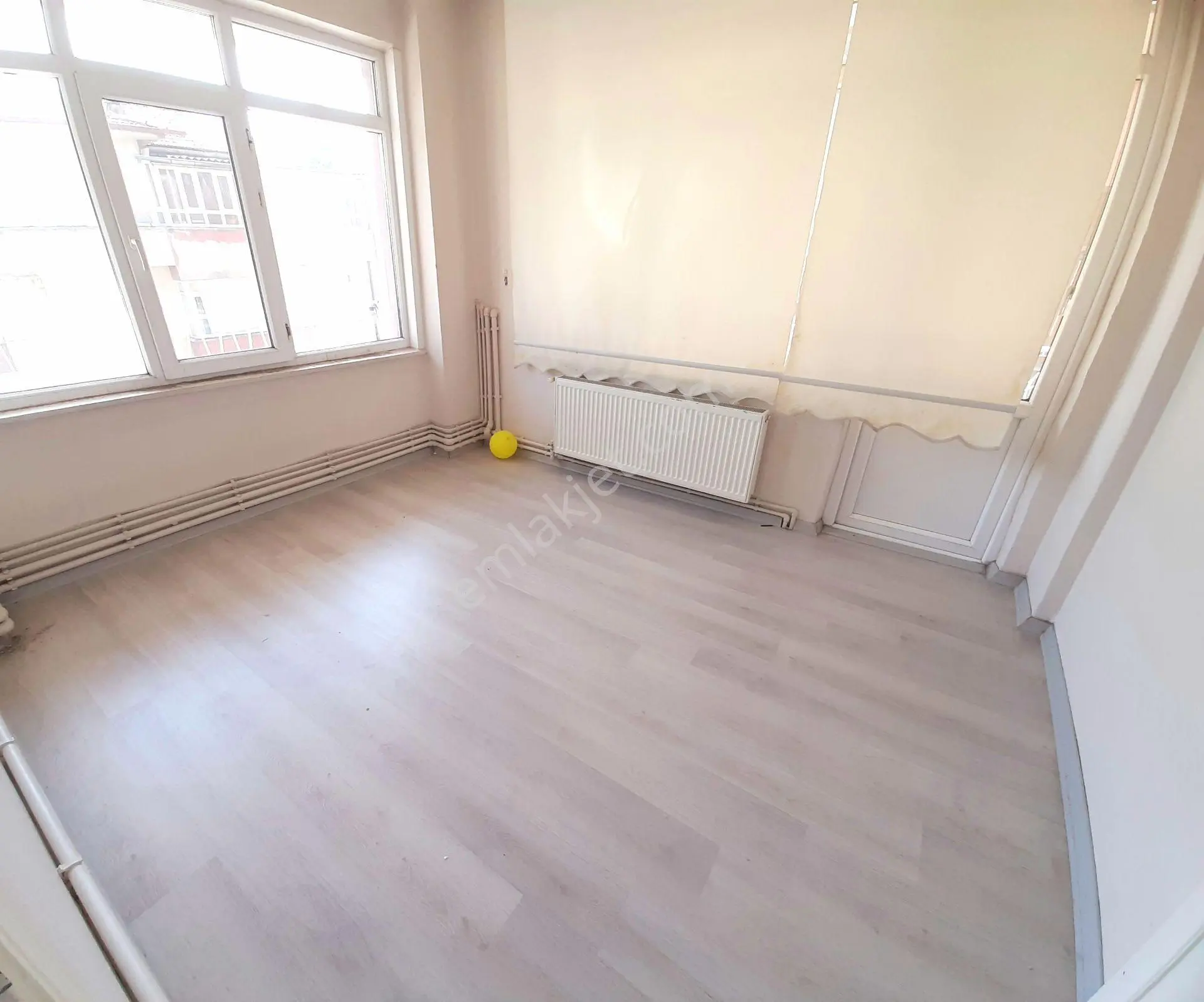 Adapazarı Çarşı Merkezinde Satılık 3+1 Ara Kat Daire - Görsel 4