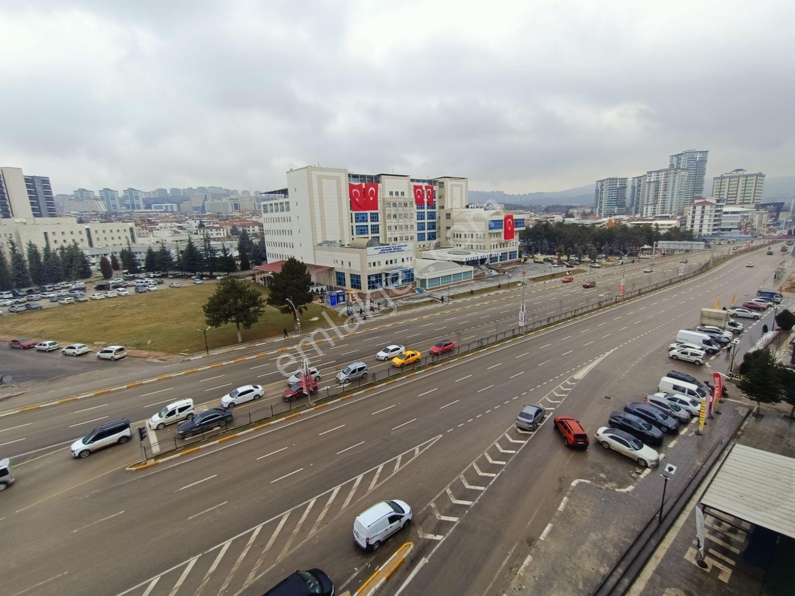 Malatya Caddesinde Satılık 3+1 Arakat Lüx Ofis - Görsel 25
