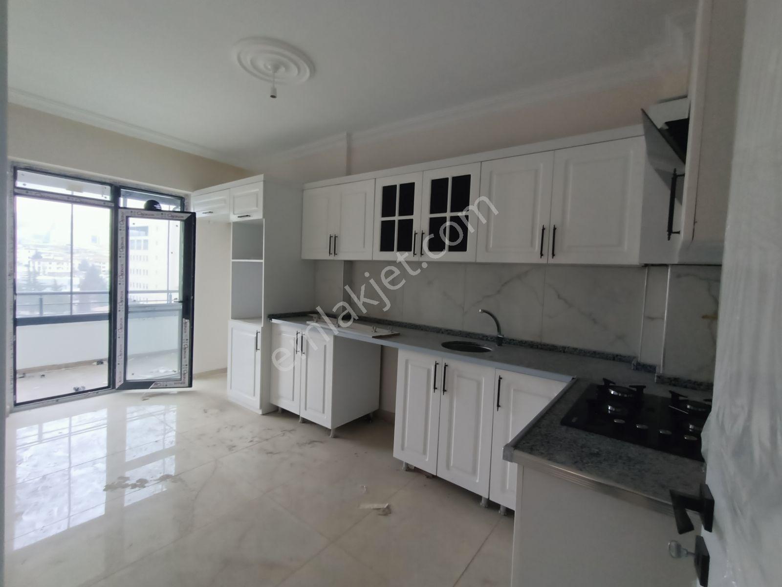 Malatya Caddesinde Satılık 3+1 Arakat Lüx Ofis - Görsel 18