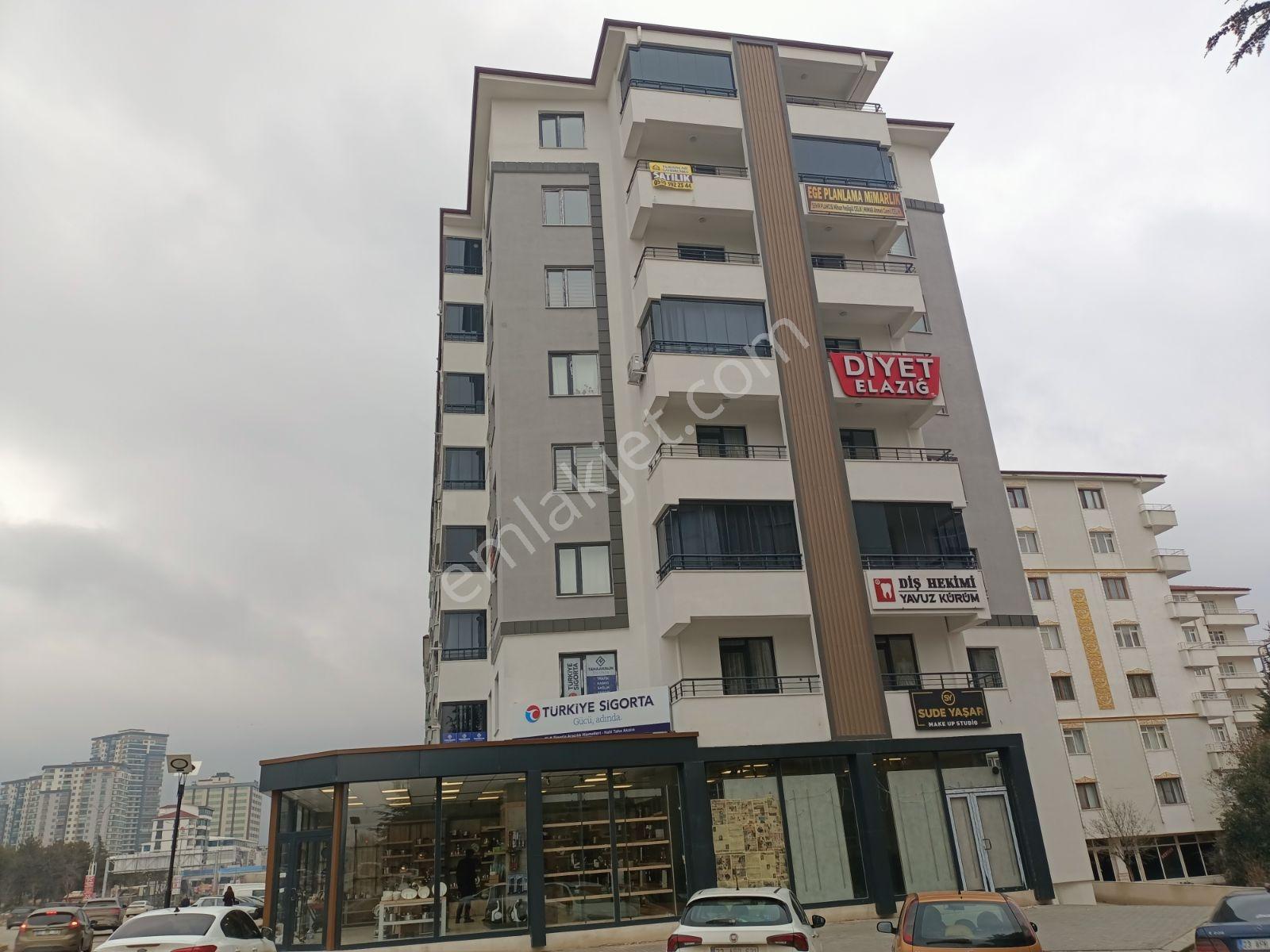Malatya Caddesinde Satılık 3+1 Arakat Lüx Ofis - Görsel 27