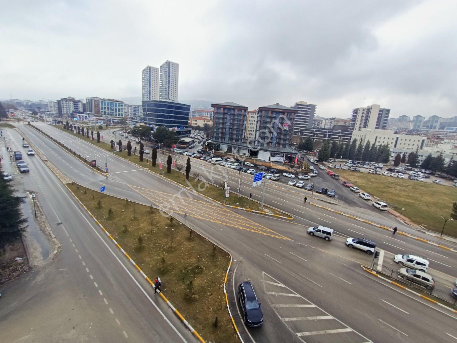 Malatya Caddesinde Satılık 3+1 Arakat Lüx Ofis - Görsel 24