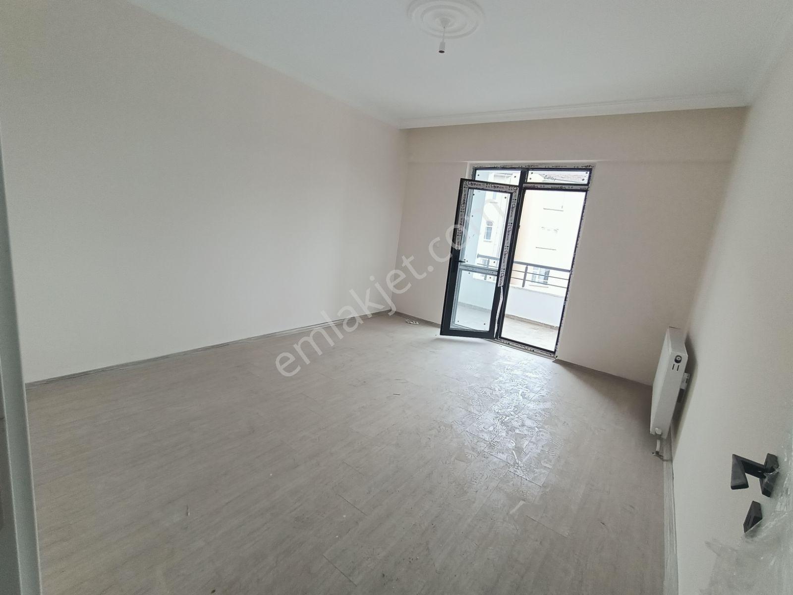 Malatya Caddesinde Satılık 3+1 Arakat Lüx Ofis - Görsel 4