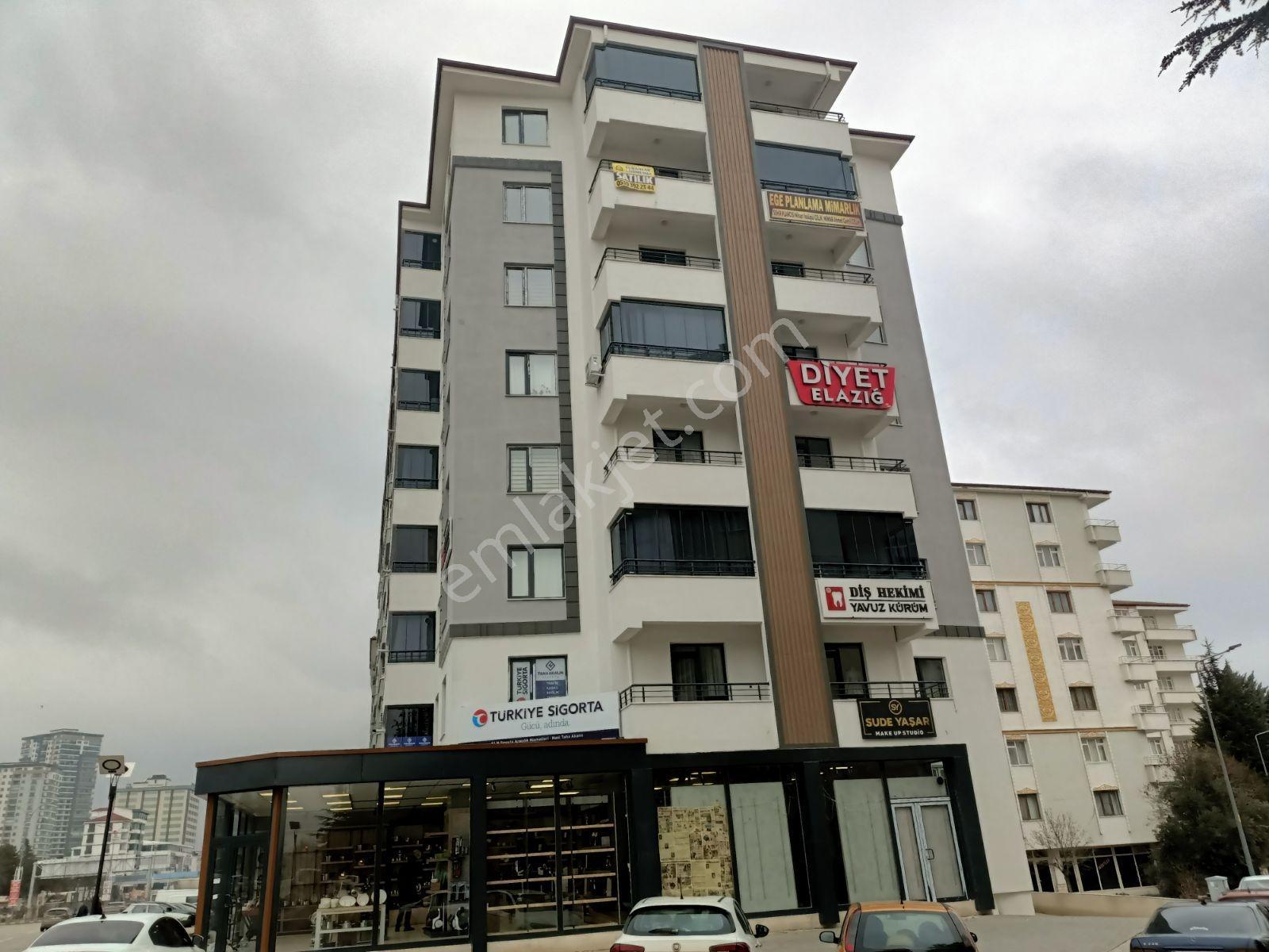 Malatya Caddesinde Satılık 3+1 Arakat Lüx Ofis - Görsel 28