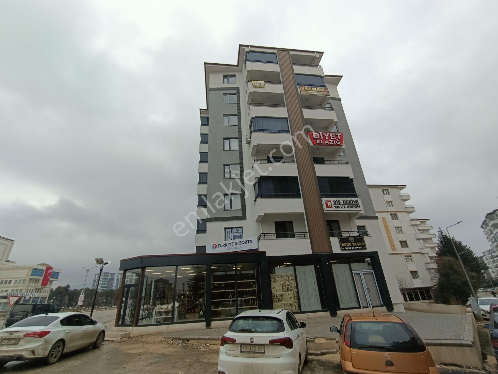 Malatya Caddesinde Satılık 3+1 Arakat Lüx Ofis - Görsel 31