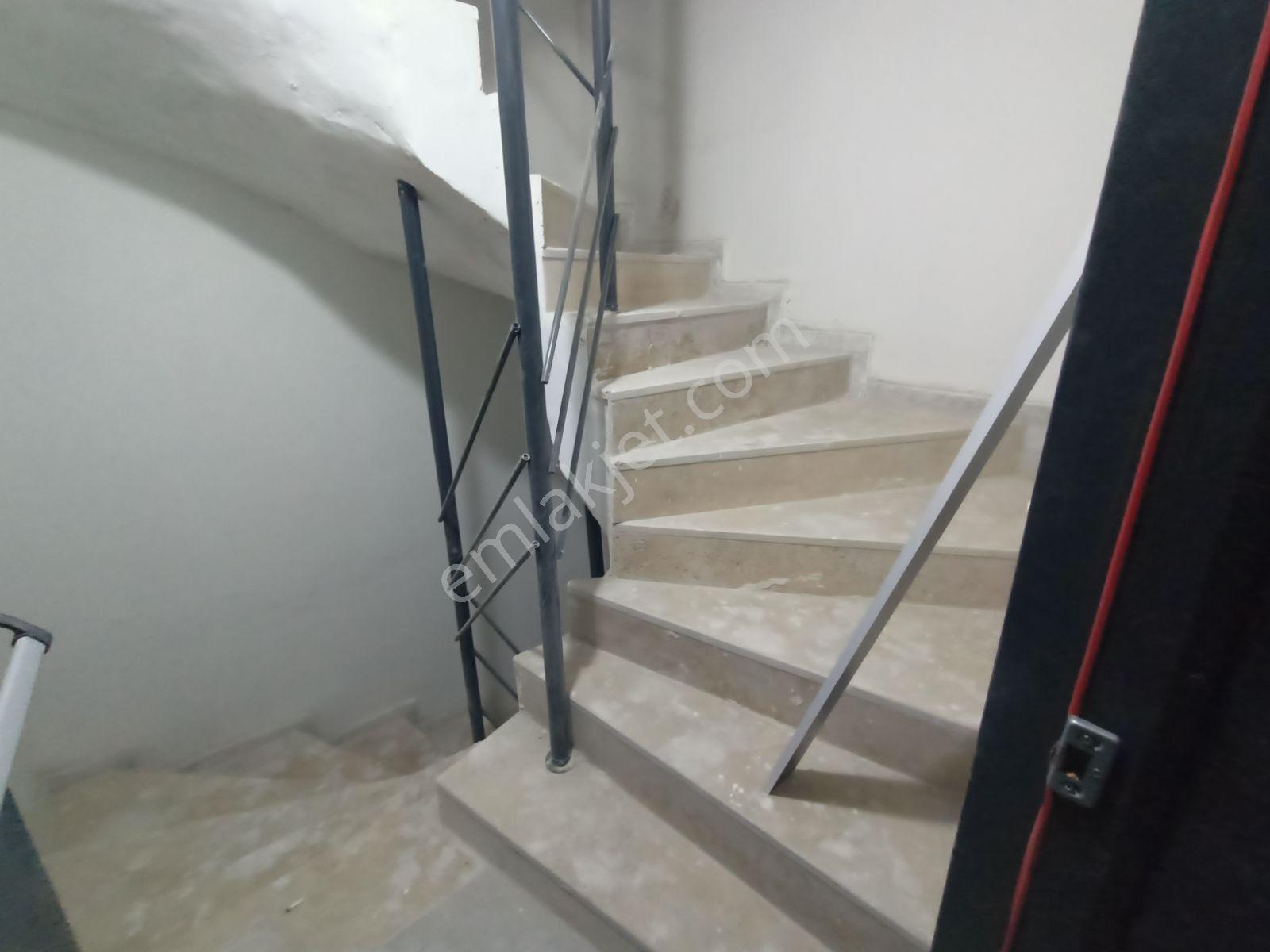 Sürsürü Yeşil Cami Karşısında Satılık 1+1 Arakat Daire... - Görsel 22