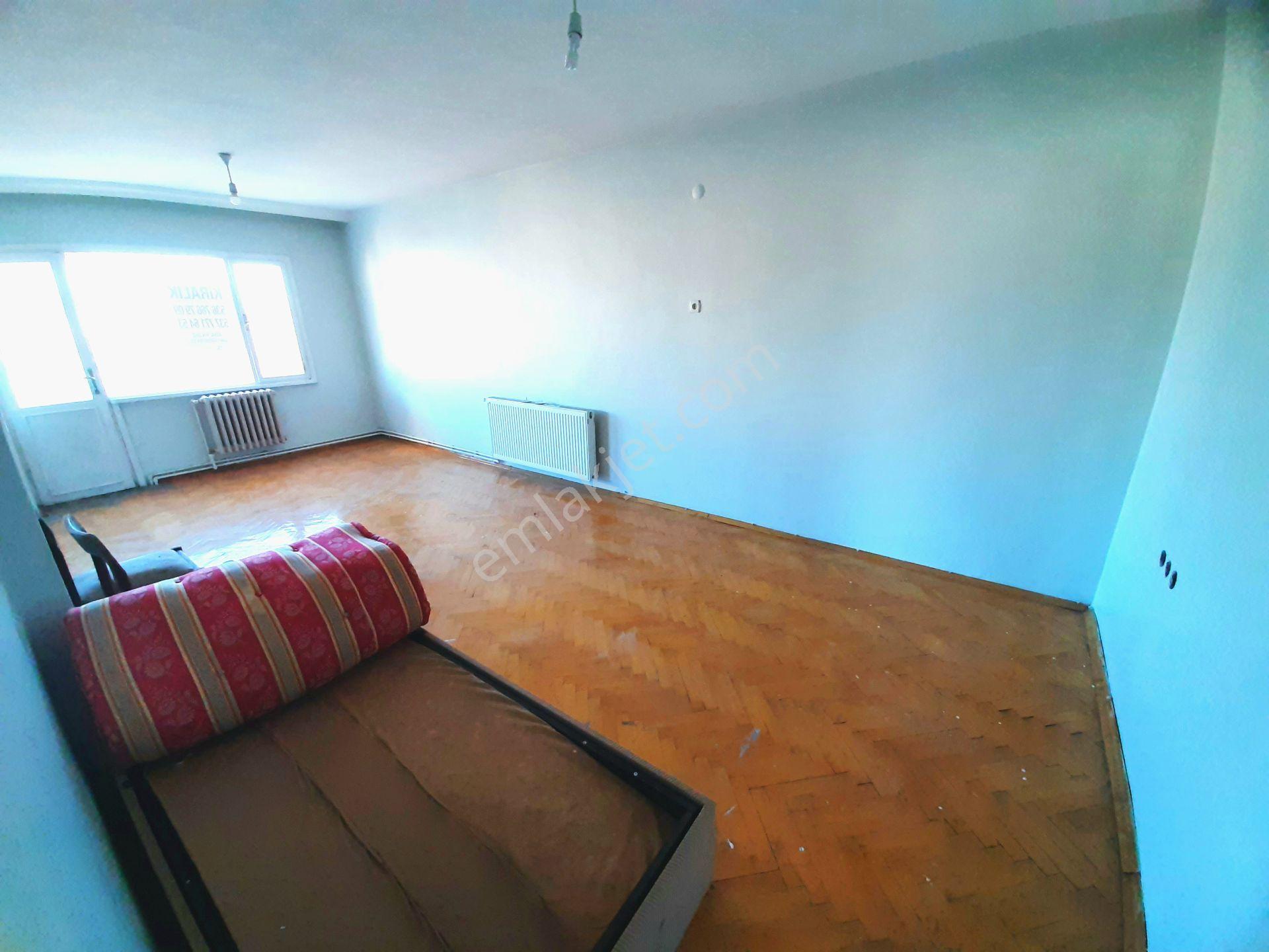 Adapazarı Çarşı Merkezde Kiralık Geniş 2+1 Daire - Görsel 7