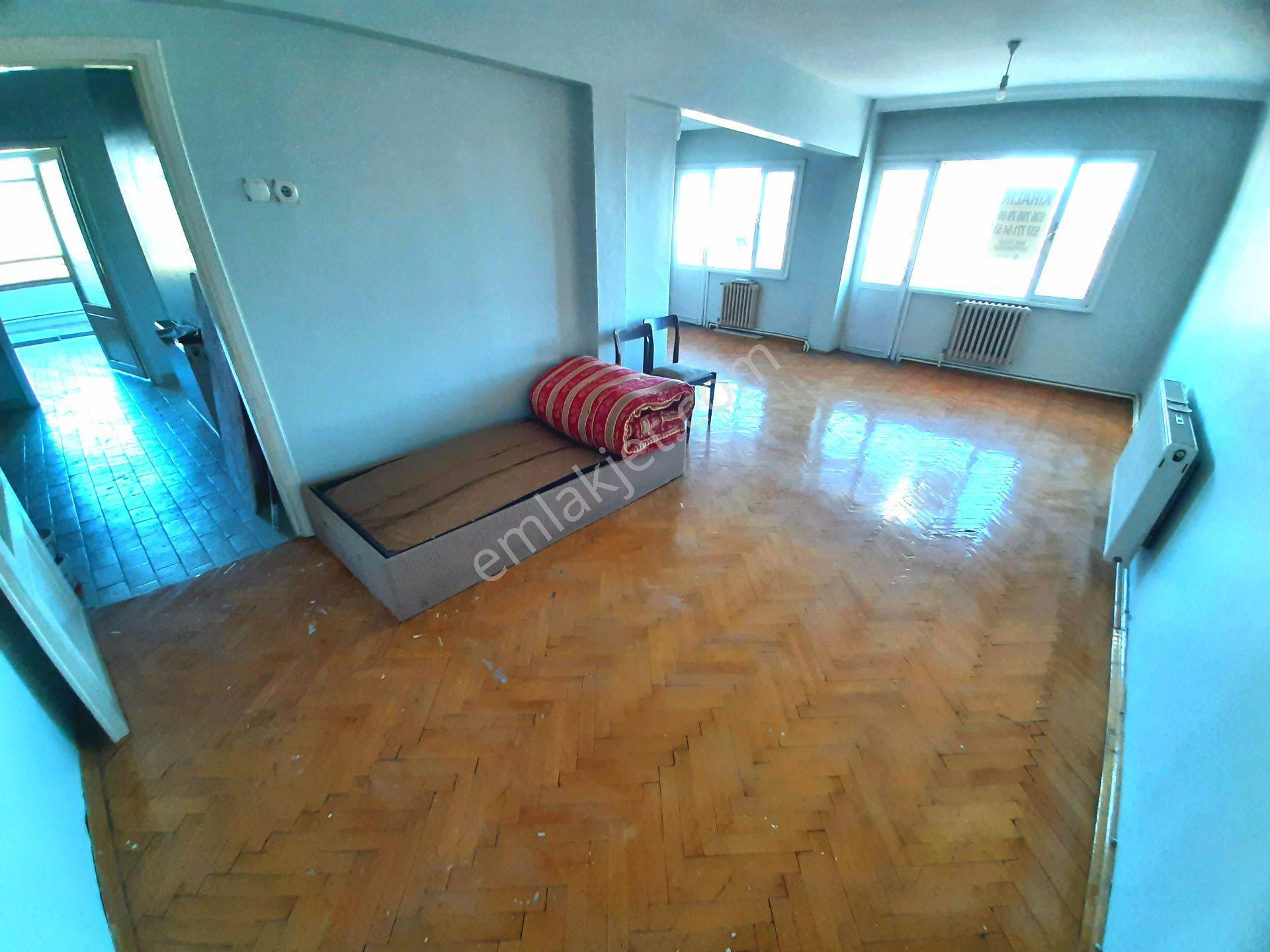 Adapazarı Çarşı Merkezde Kiralık Geniş 2+1 Daire - Görsel 9