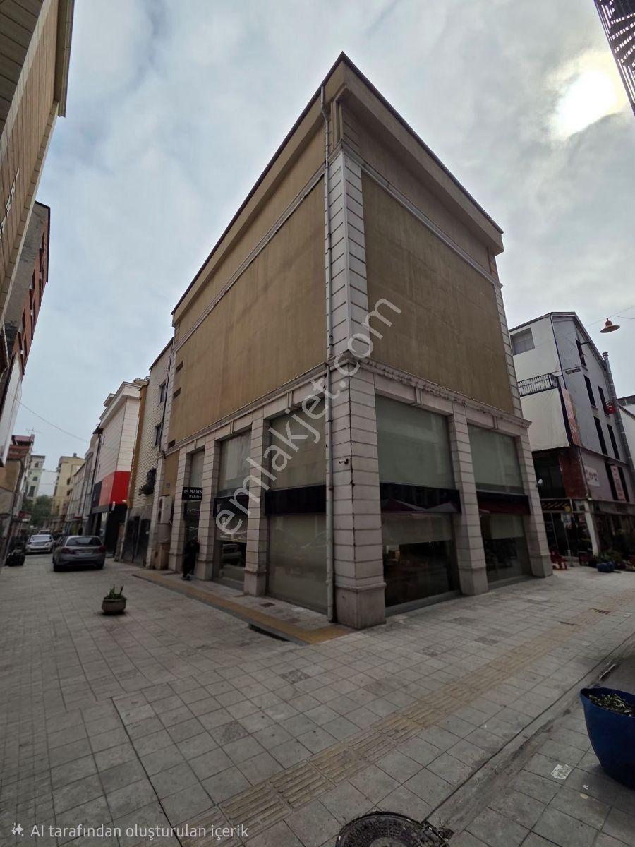 Mecidiye De 700 M² Kiralık Dükkan Magaza