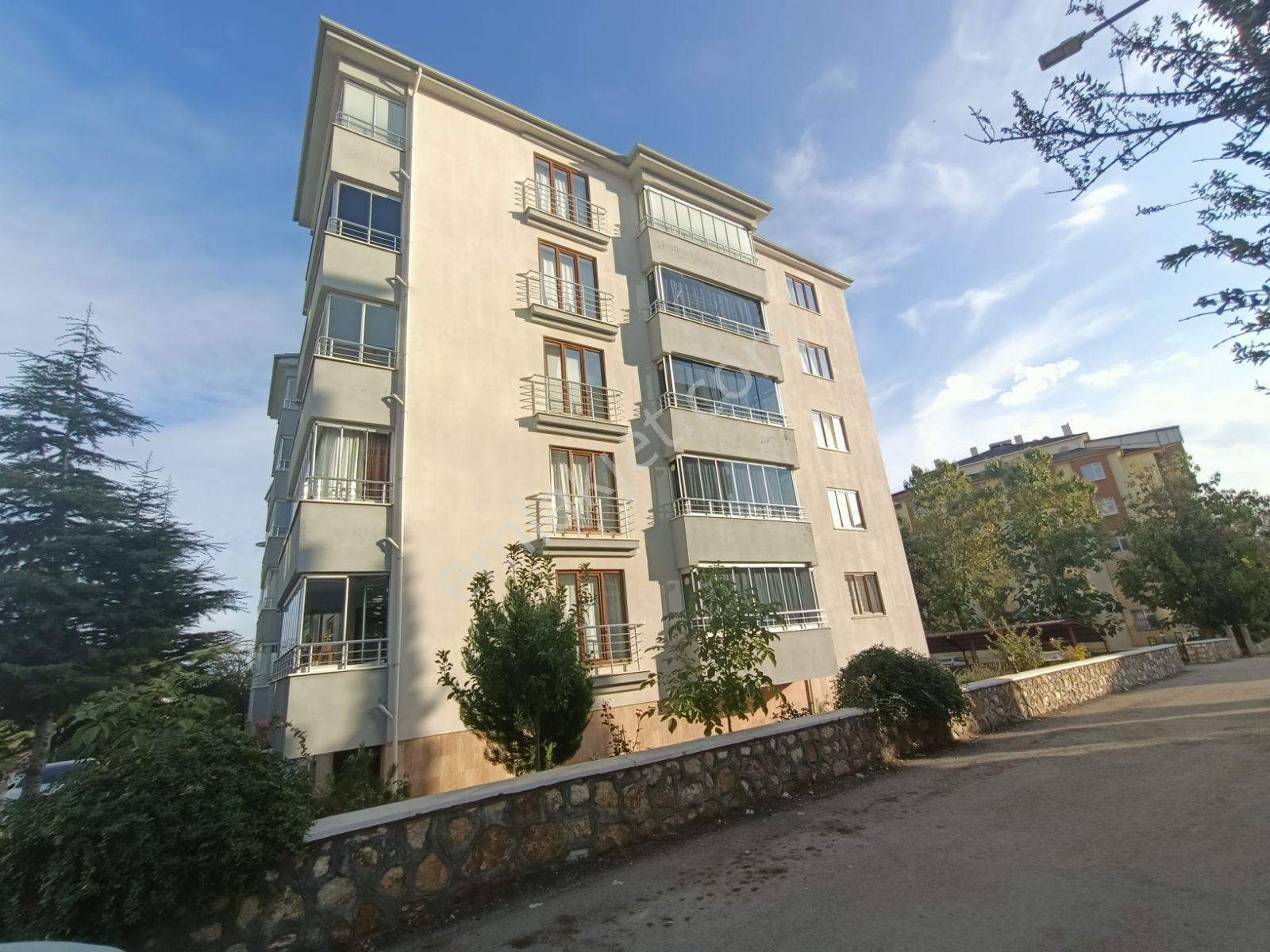 Çaydaçıra'da Harika Konumda Satılık 4+1 Yüksek Giriş Lüx Daire - Görsel 5