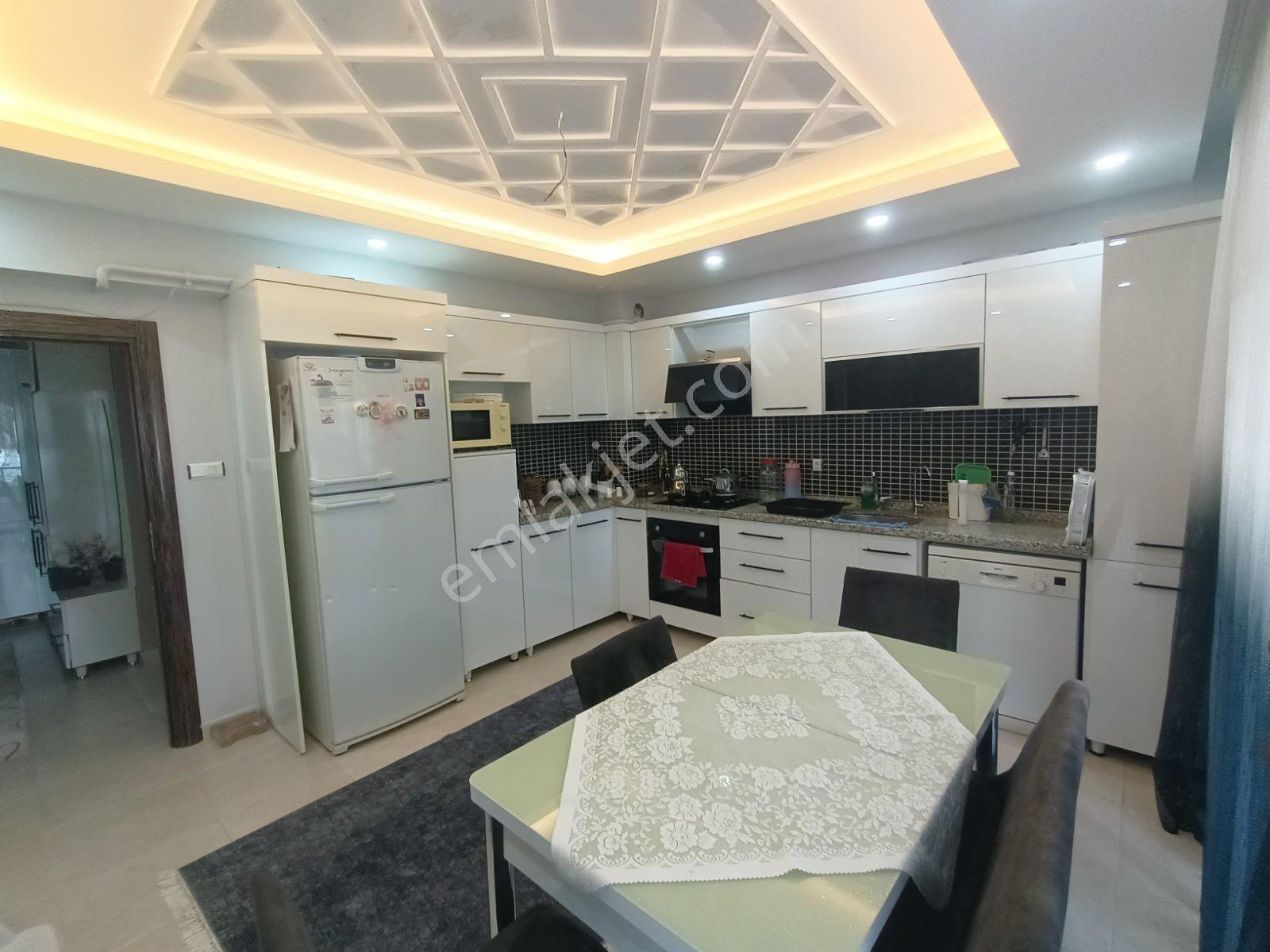Çaydaçıra'da Harika Konumda Satılık 4+1 Yüksek Giriş Lüx Daire - Görsel 32