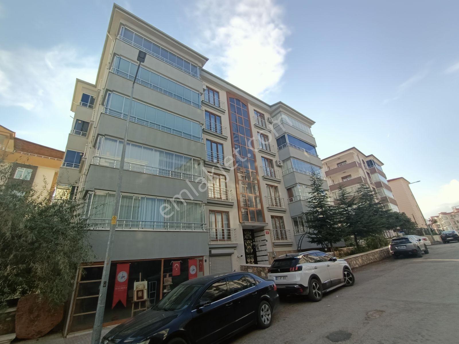 Çaydaçıra'da Harika Konumda Satılık 4+1 Yüksek Giriş Lüx Daire - Görsel 6
