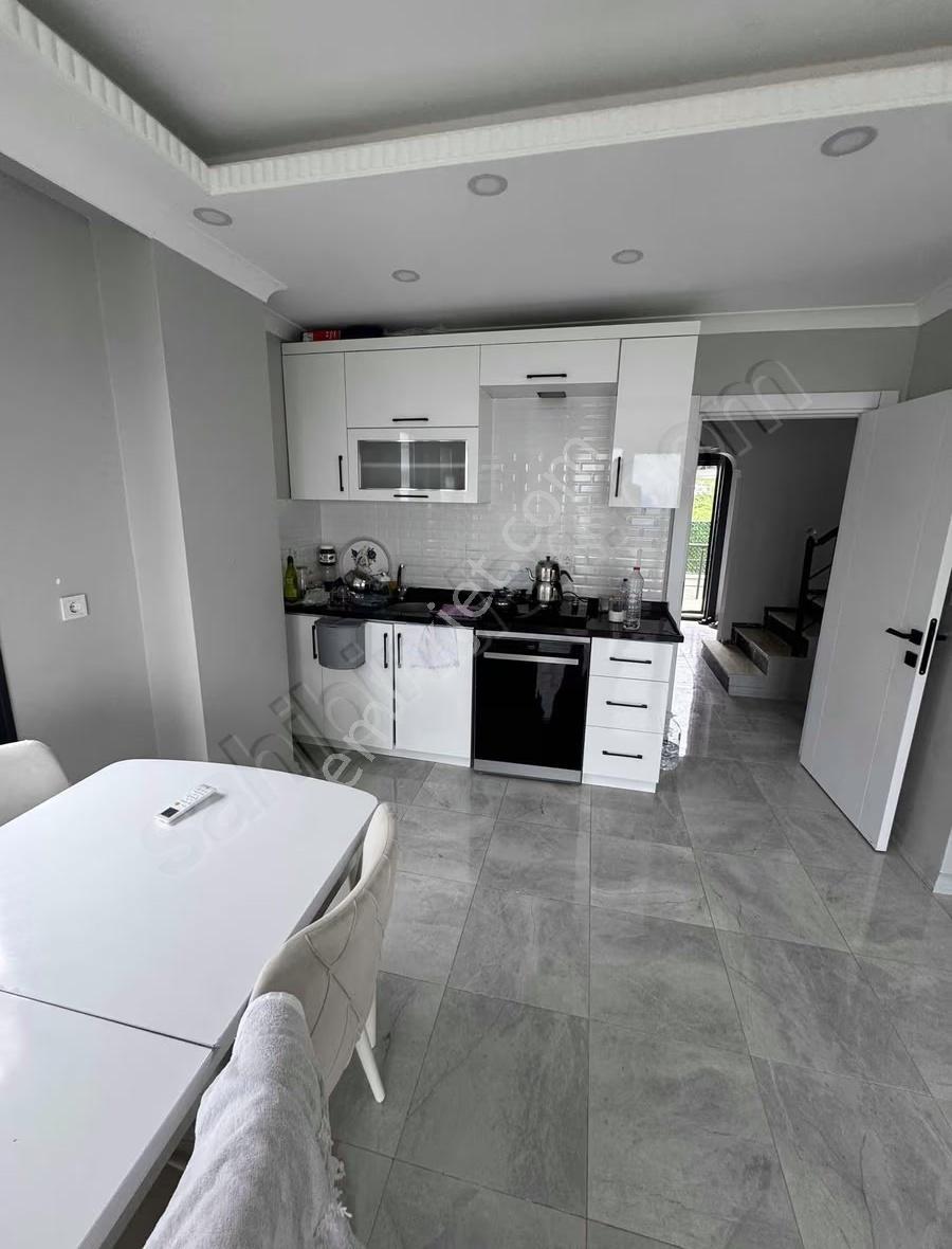 Barbaros'ta Deniz Manzaralı Havuzlu Dubleks Villa - Görsel 34
