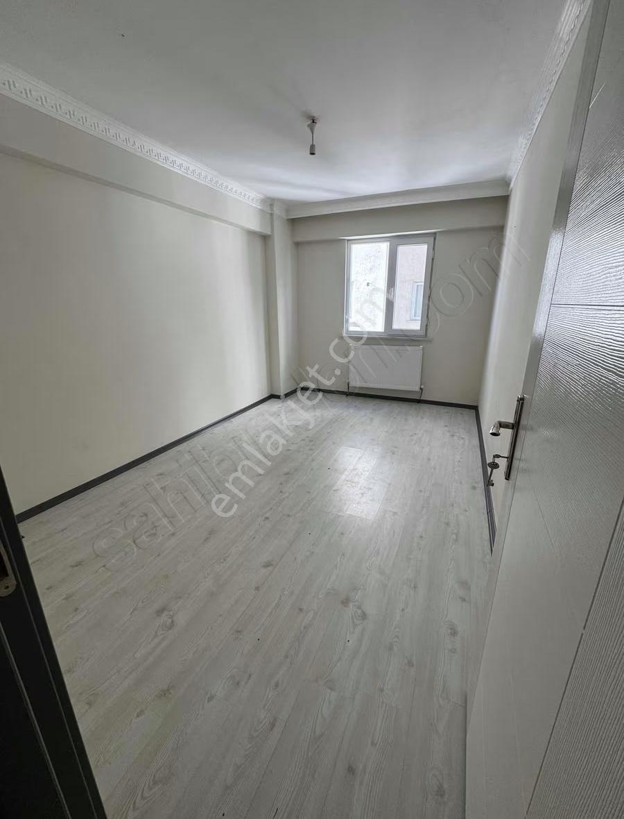 Bahçelievler'de Site'de İçinde 2+1 Kiralık Daire - Görsel 14