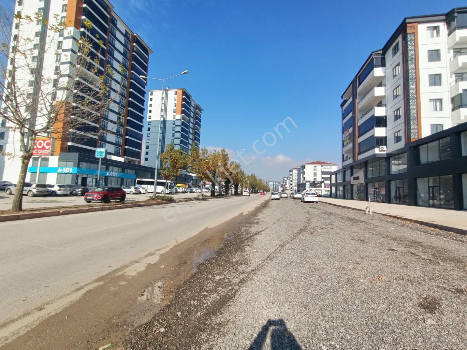 İmam Efendi Bul.üzerinde 3katlı Bodrum Ve Teraslı Kiralık Dükkan - Görsel 14