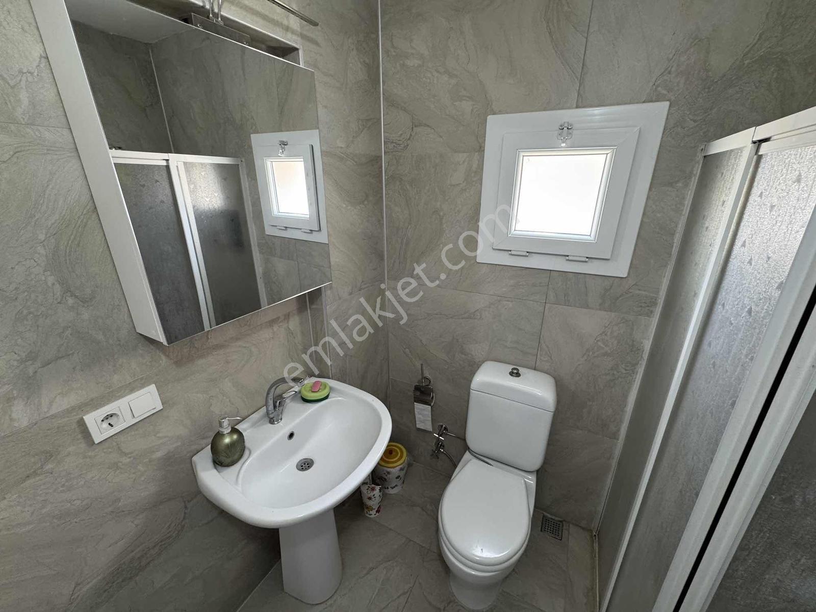 Cumhuriyet Mahallesi Meltemtur'da Denize 200 Metre 4+1 Villa - Görsel 11