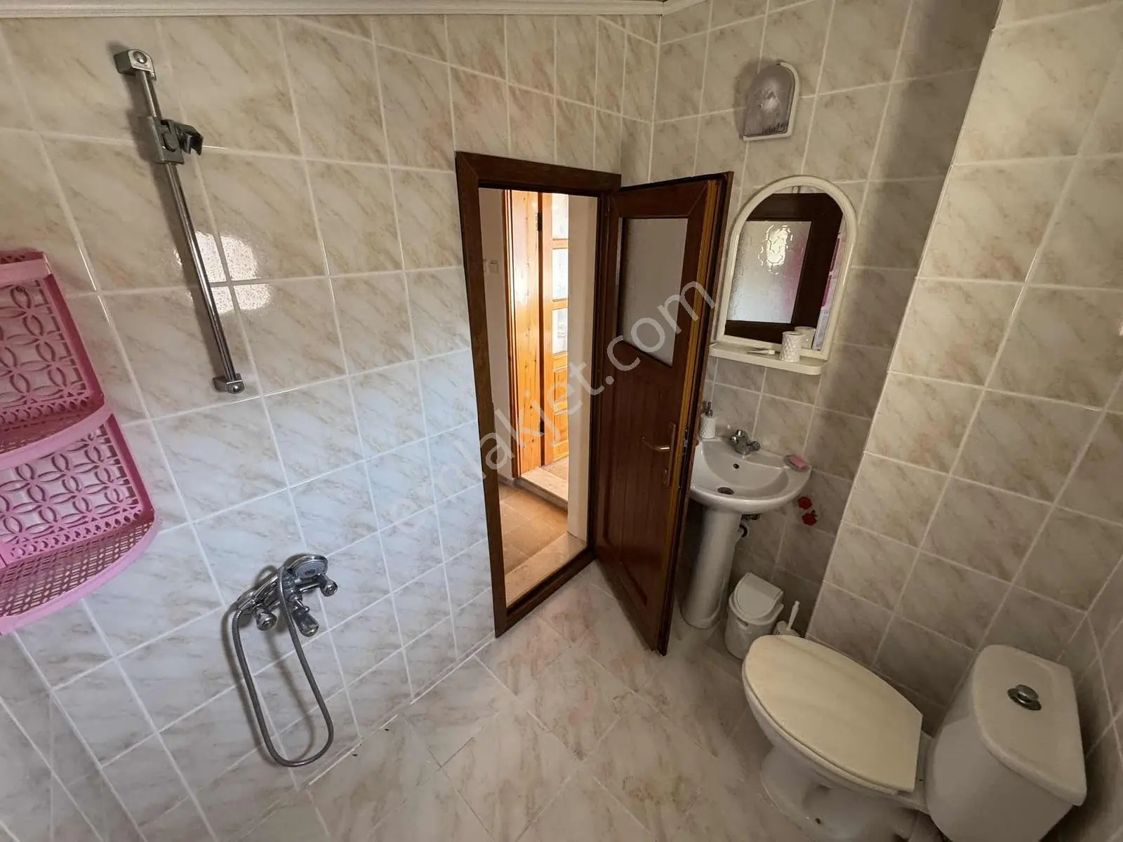 Cumhuriyet Mahallesi Meltemtur'da Denize 200 Metre 4+1 Villa - Görsel 3