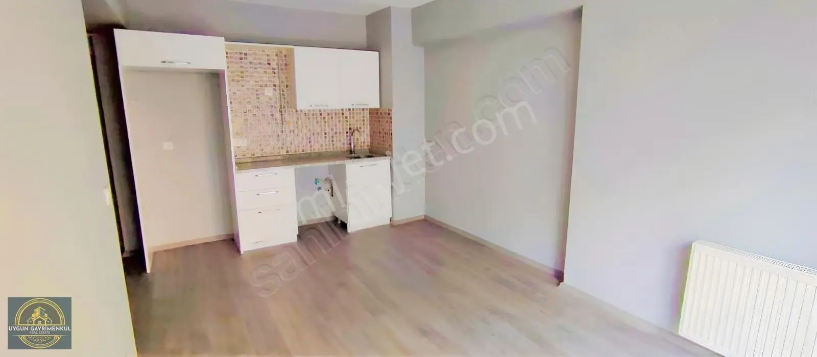 Güncel İlan Maximoon Evlerinde 1.katta Satılık 2+1 Boş Daire