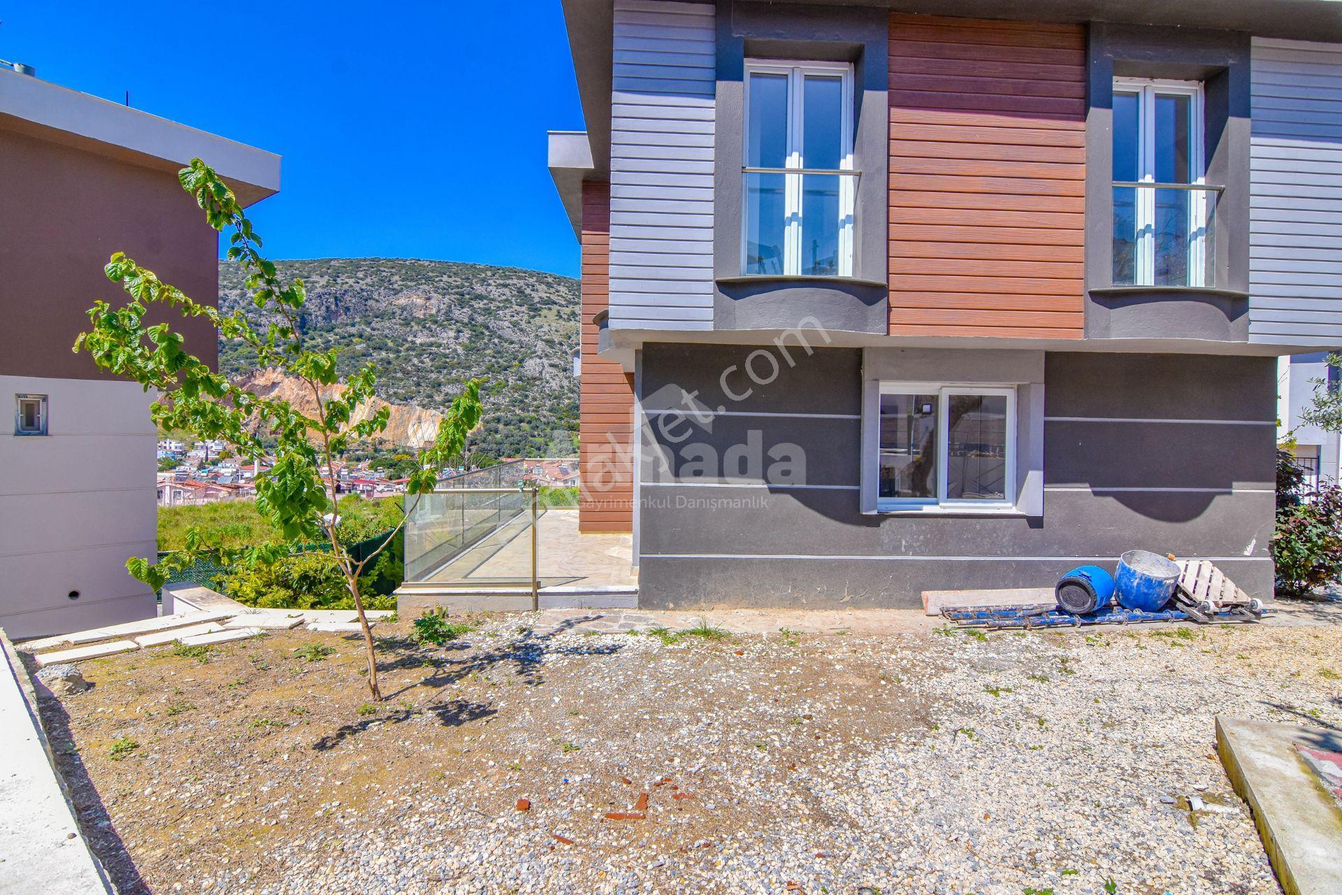 Kuşadası Değirmendere Mahallesi'nde Satılık 2+2 Müstakil Villa - Görsel 25