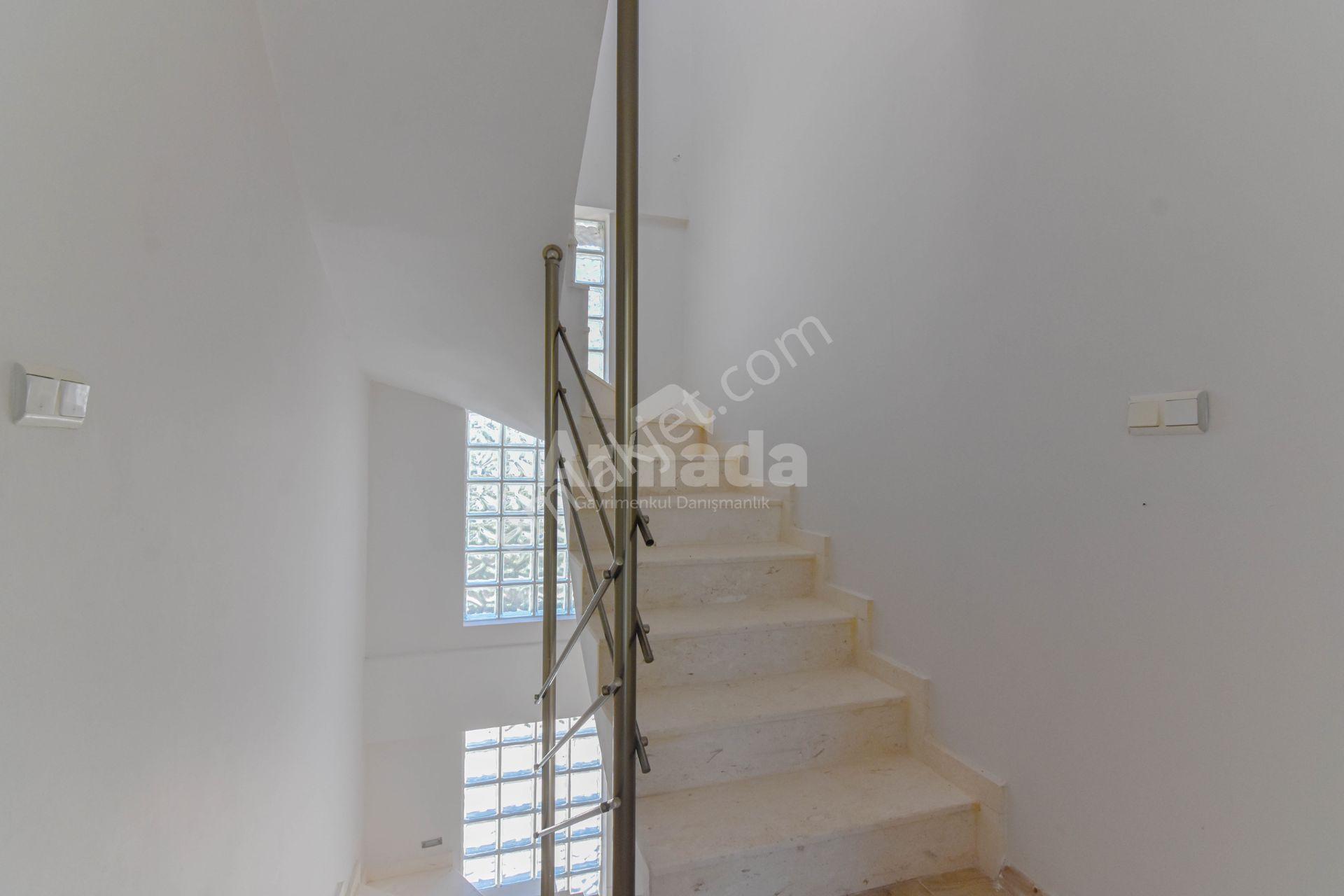 Kuşadası Değirmendere Mahallesi'nde Satılık 2+2 Müstakil Villa - Görsel 30