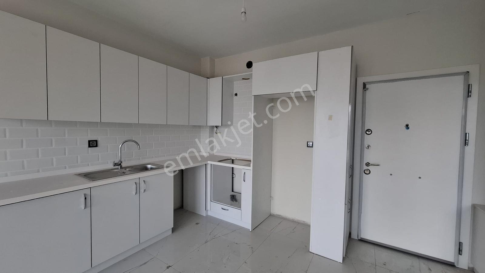 Uğur Kırseven Re/max Parla'dan Satılık 1+1 Daire - Görsel 3