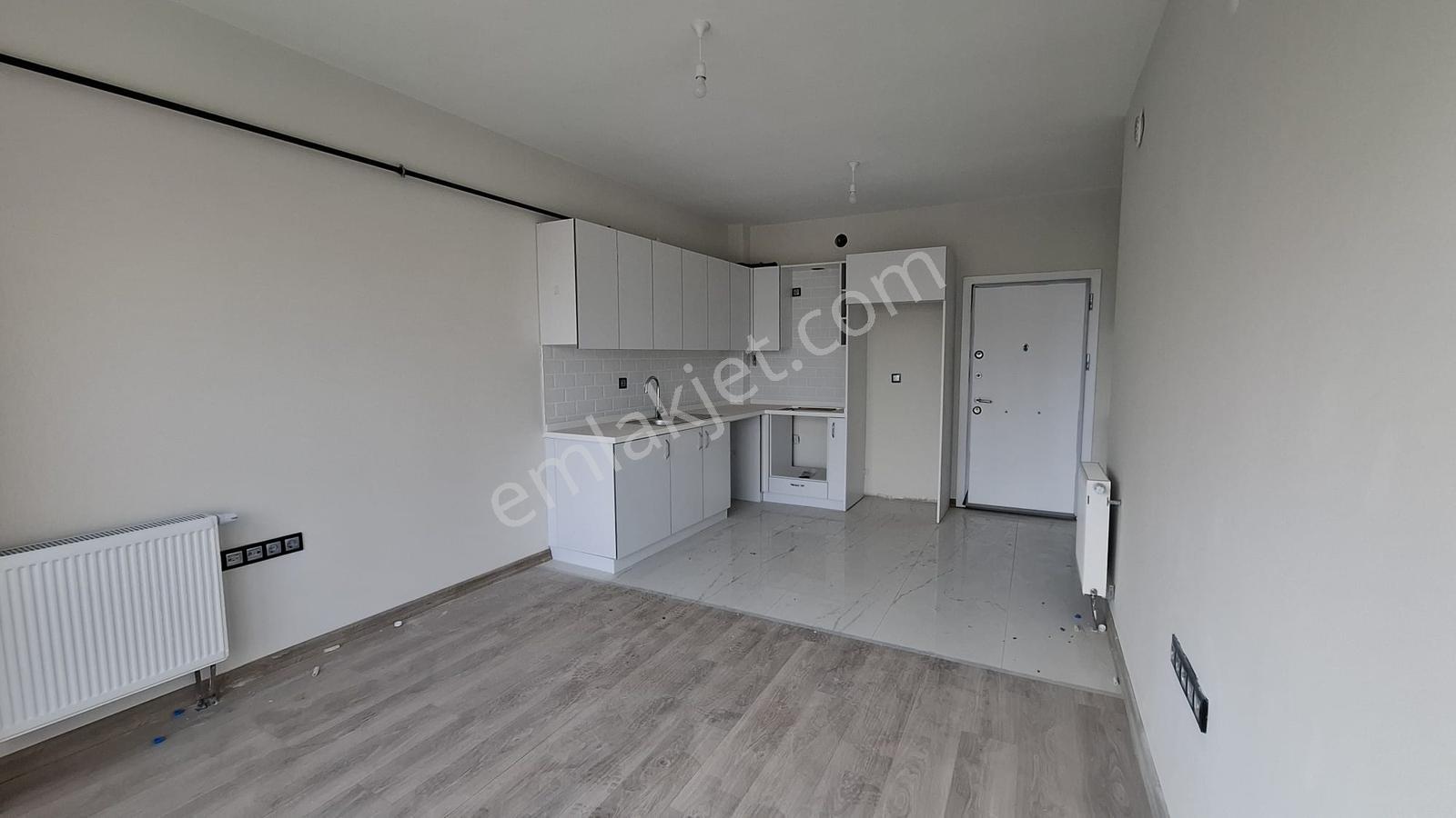 Uğur Kırseven Re/max Parla'dan Satılık 1+1 Daire - Görsel 13
