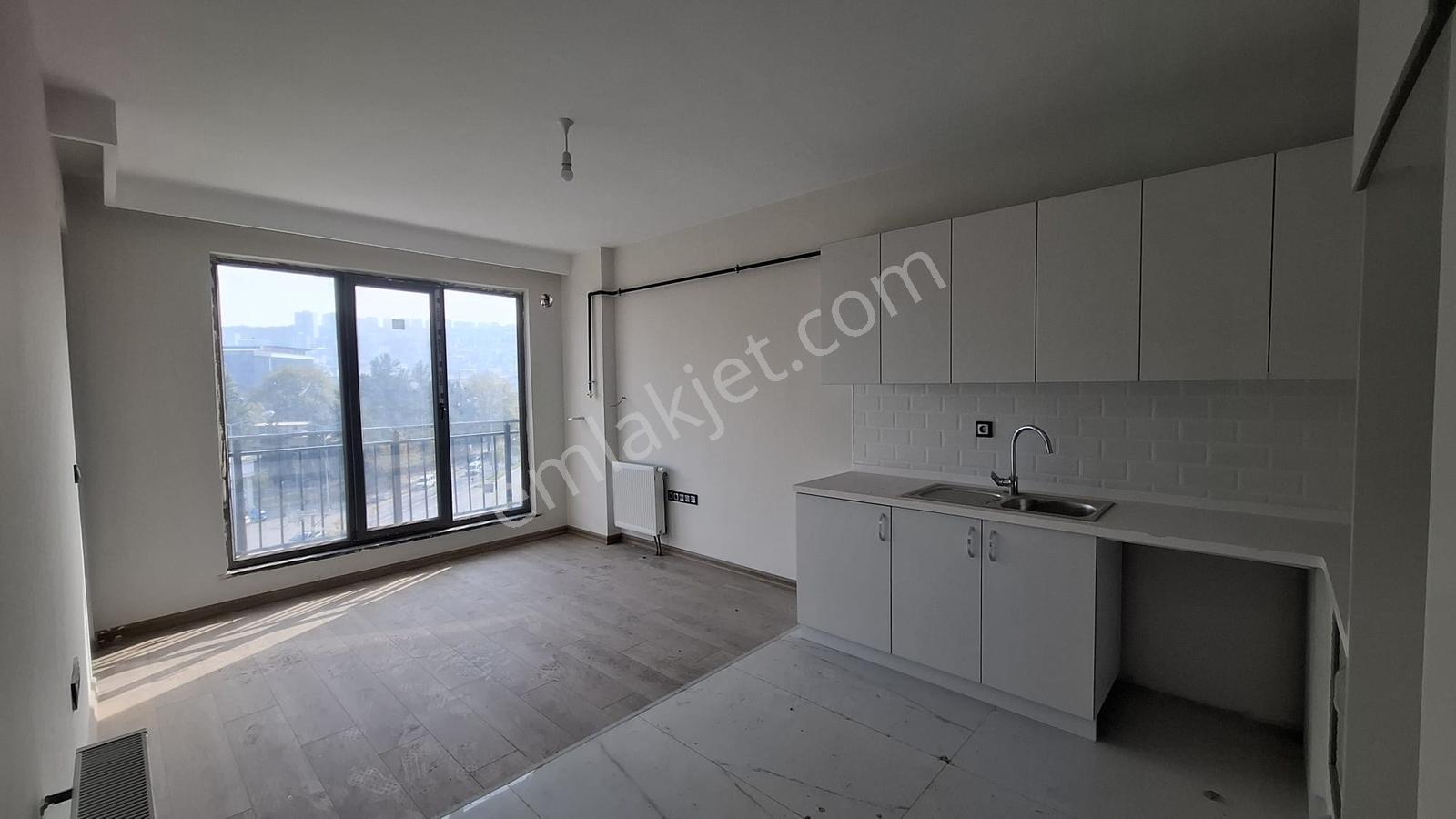 Uğur Kırseven Re/max Parla'dan Satılık 1+1 Daire - Görsel 14