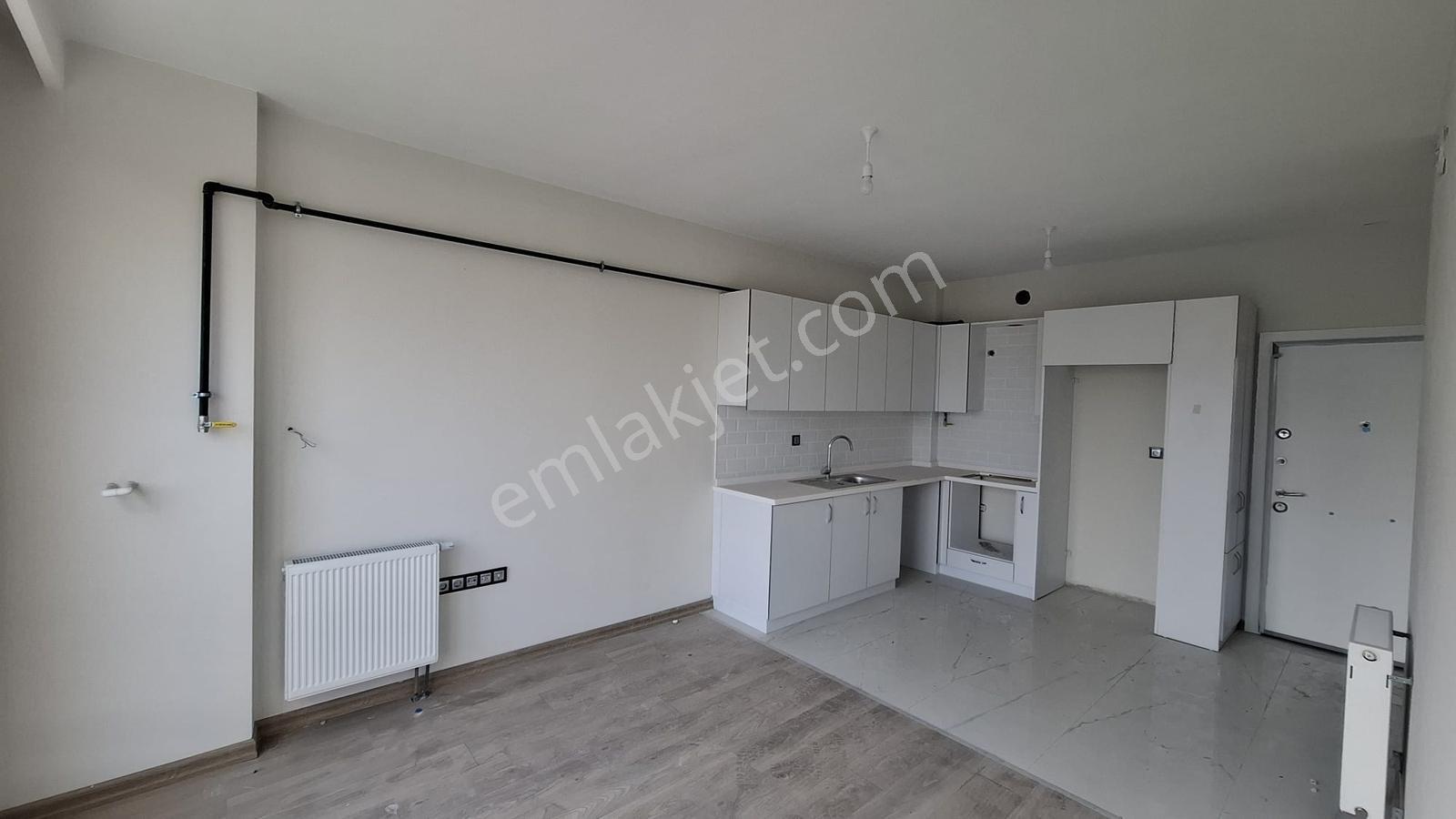 Uğur Kırseven Re/max Parla'dan Satılık 1+1 Daire - Görsel 6