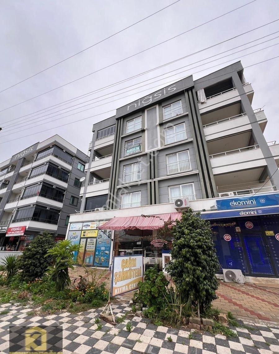 Koyuncuoğlu'ndan Çanaklı Yolunda Kiralık 4+1 Daire - Görsel 19