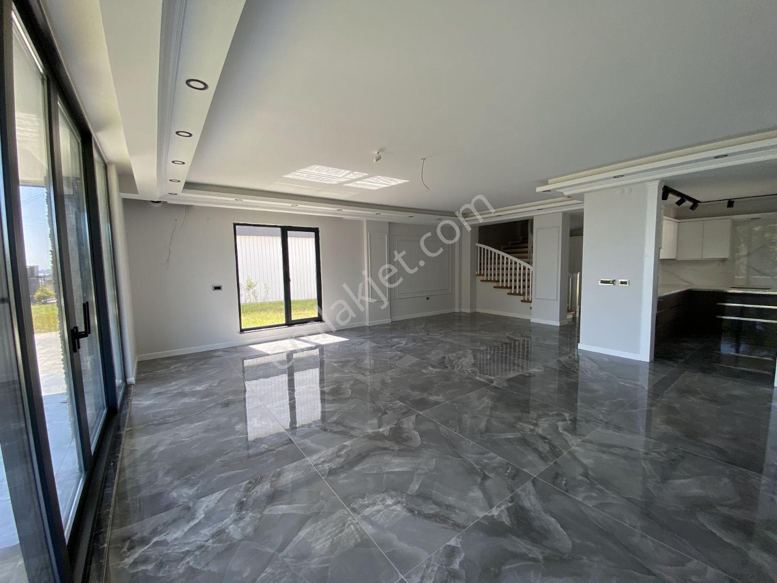 Alanlı Da Muhteşem Manzaralı Müstakil Villa - Görsel 3