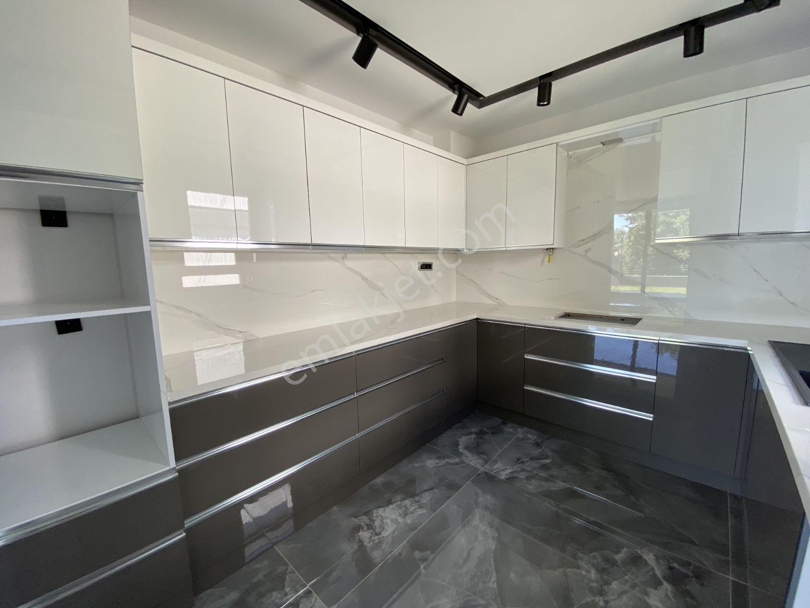 Alanlı'da 4+1 Teraslı Full Deniz Manzaralı Eşsiz Trıpleks Satılk - Görsel 22