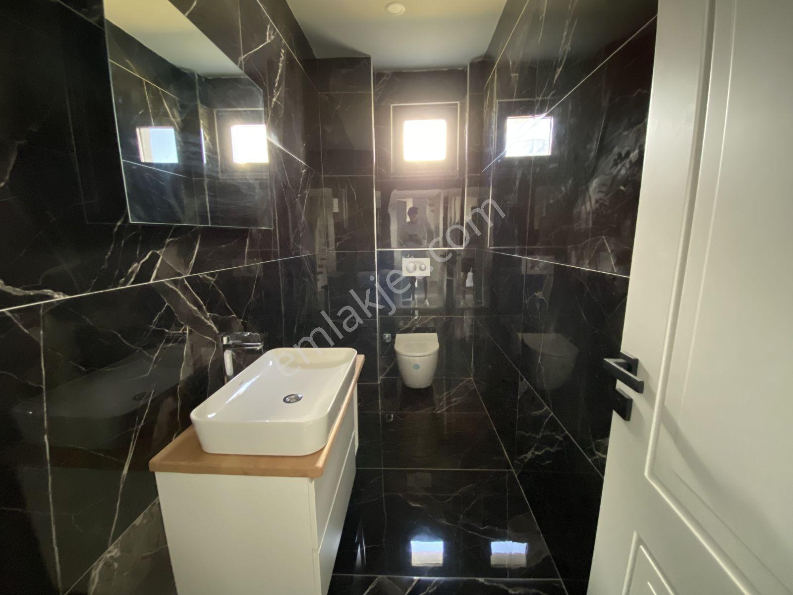 Alanlı'da 4+1 Teraslı Full Deniz Manzaralı Eşsiz Trıpleks Satılk - Görsel 31