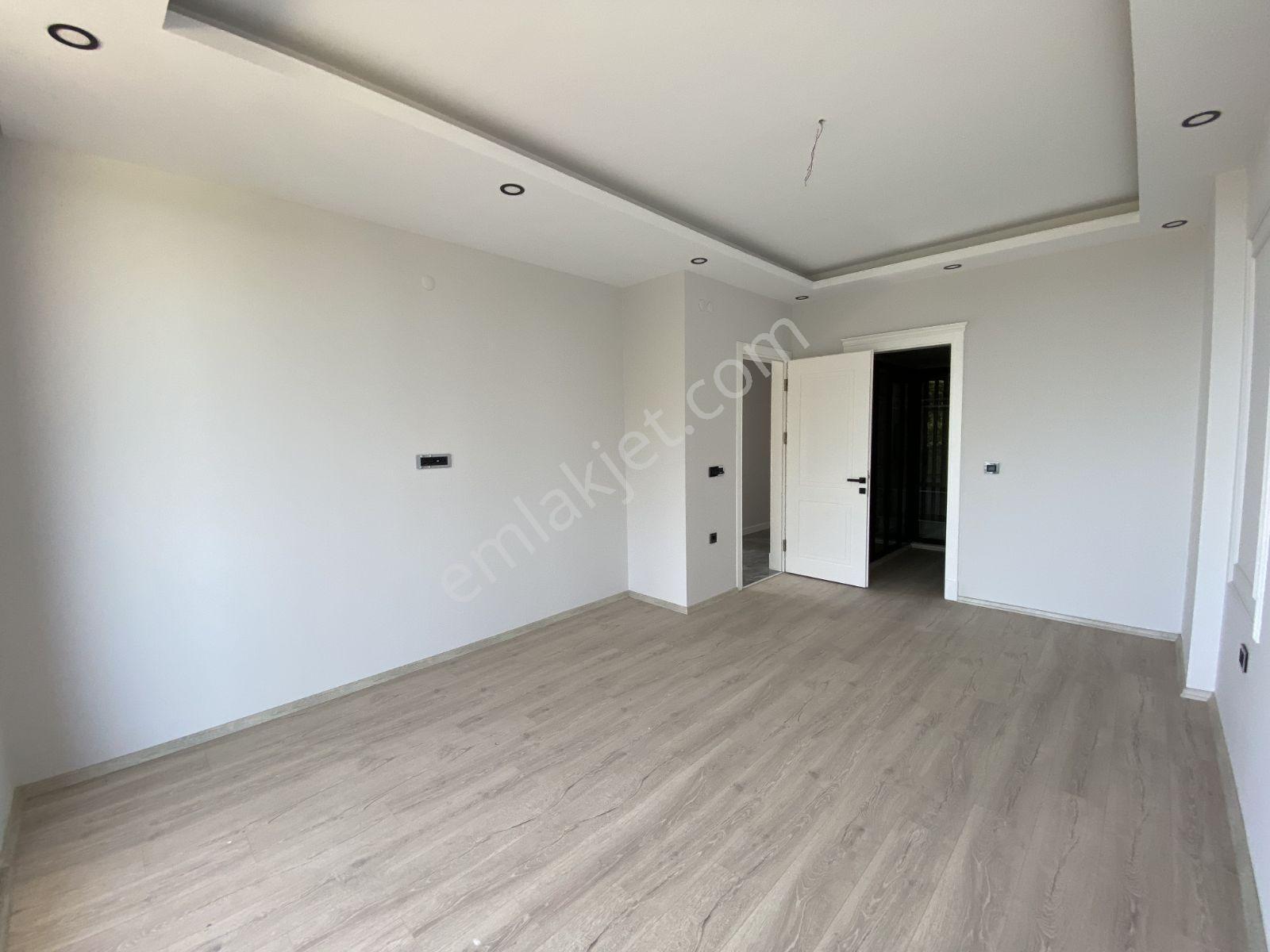 Alanlı'da 4+1 Teraslı Full Deniz Manzaralı Eşsiz Trıpleks Satılk - Görsel 14