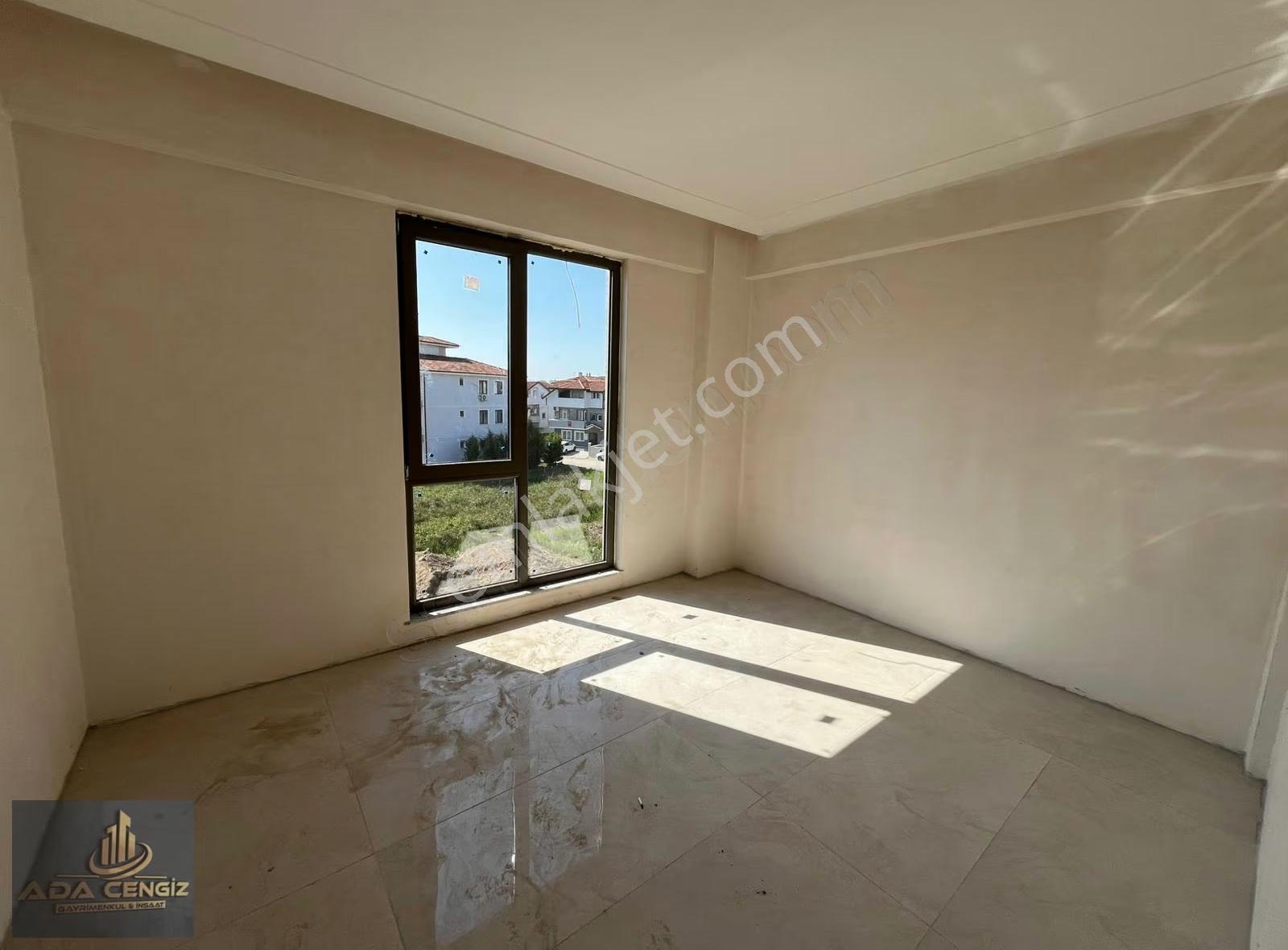 Serdivanda Site İçerisinde 170 M2 Bahçe Kullanımlı 3+1 Daire - Görsel 12