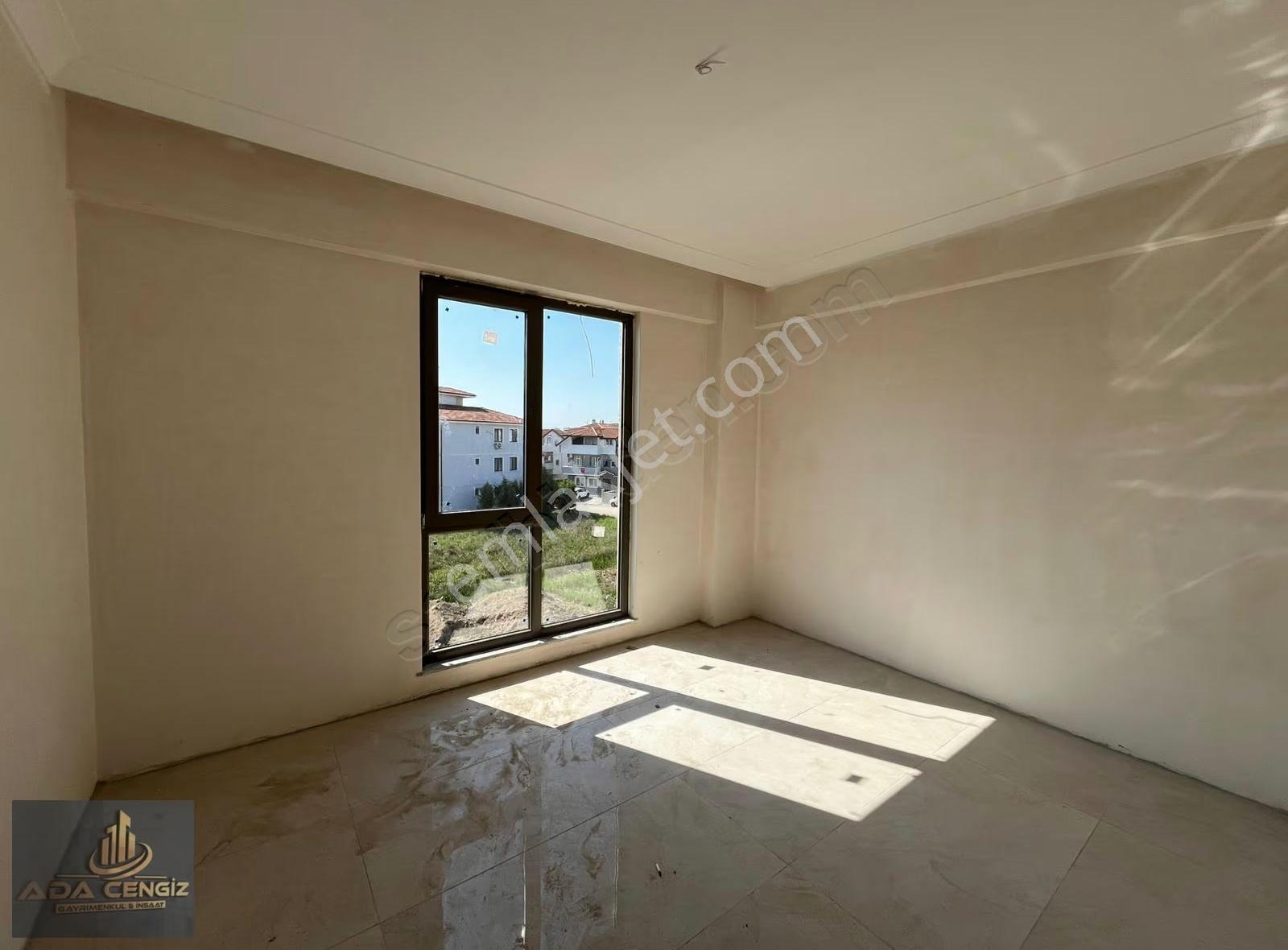 Serdivanda Site İçerisinde 170 M2 Bahçe Kullanımlı 3+1 Daire - Görsel 23