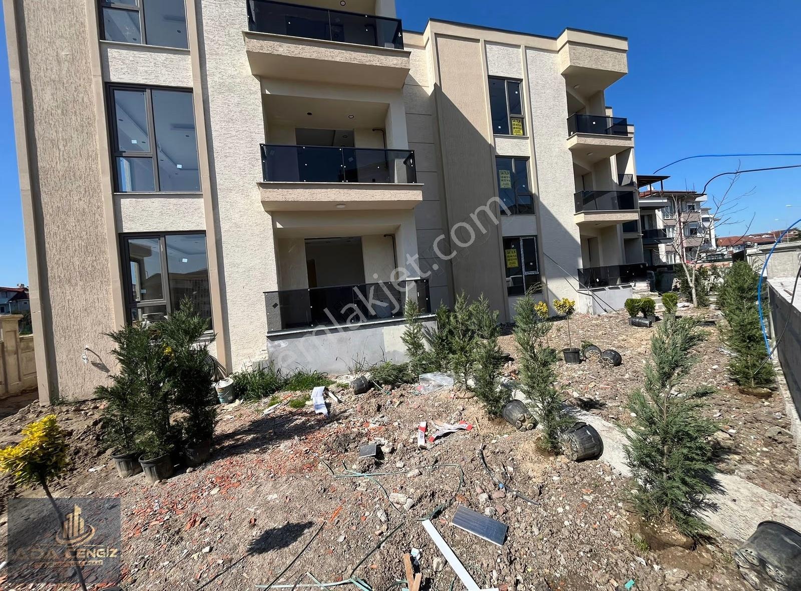 Serdivanda Site İçerisinde 170 M2 Bahçe Kullanımlı 3+1 Daire