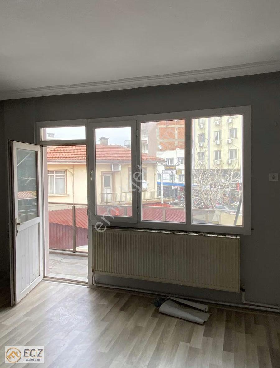 Ecz Gayrimenkul Den Kiralık 2+1 İş Yeri Meydana Yakın Köşe Başı - Görsel 10