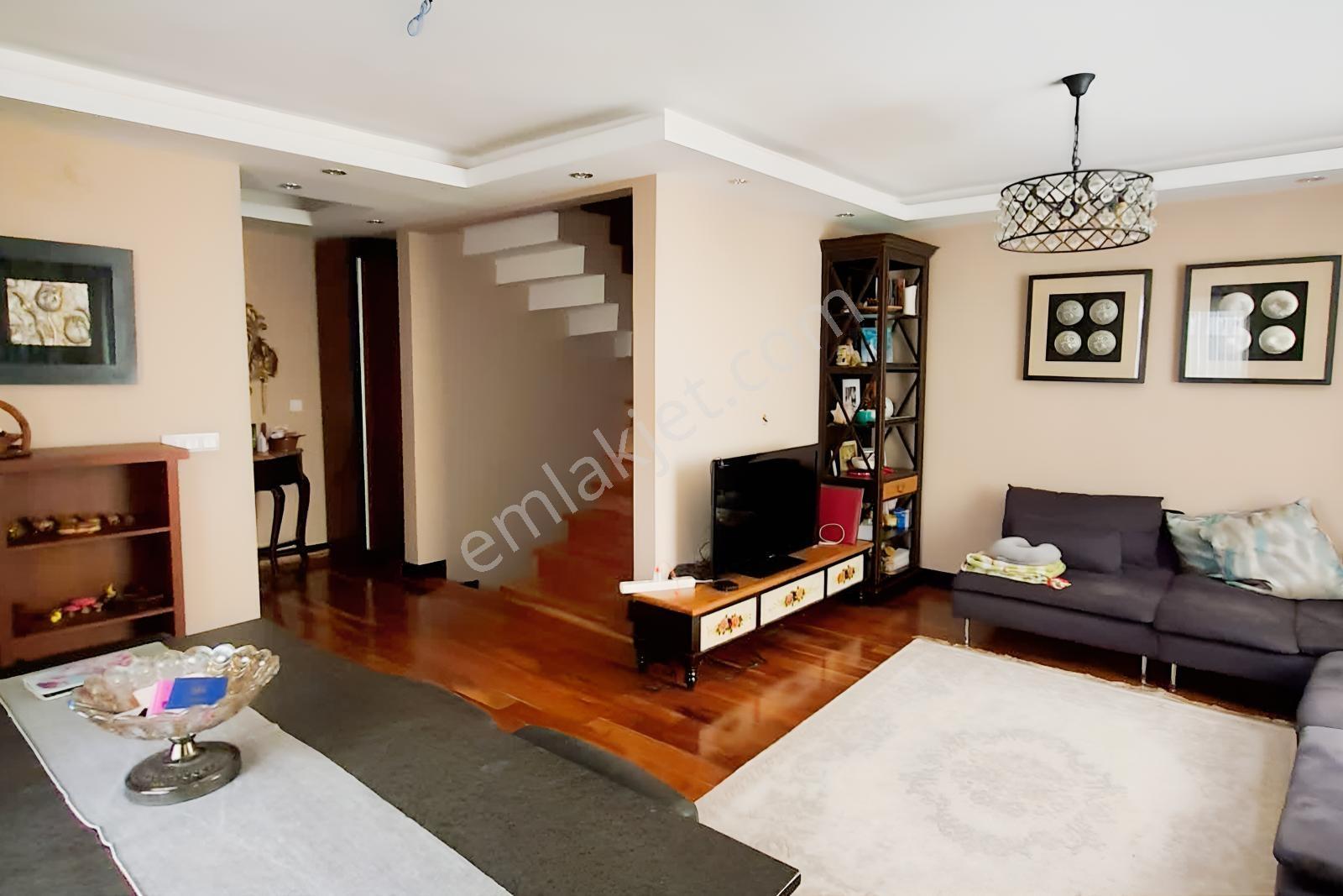 Barınaklar Larada Havuzlu 5+1 Müstakil Villa - Görsel 3