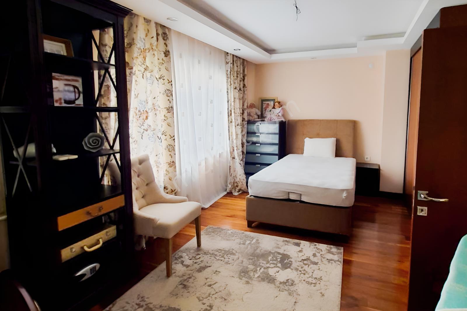 Barınaklar Larada Havuzlu 5+1 Müstakil Villa - Görsel 15