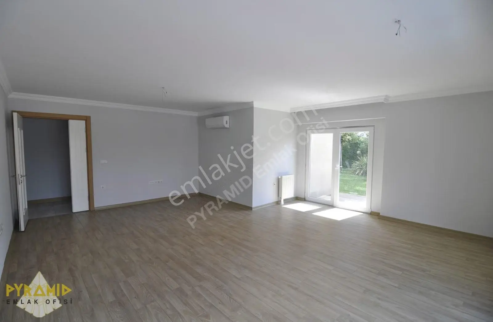 Pyramıd'den Vadişehir 1.etap Bahçe Kullanımlı (215m2)lüx 4+1