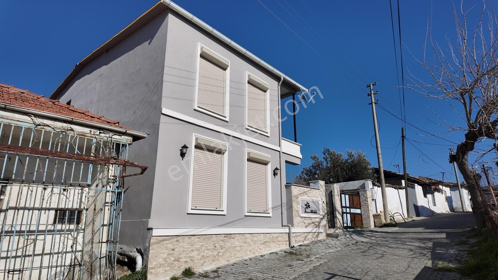Pınarcık Mahallesi Harika Konumda 195 M2 Lüks Dubleks 4+1 Villa - Görsel 3