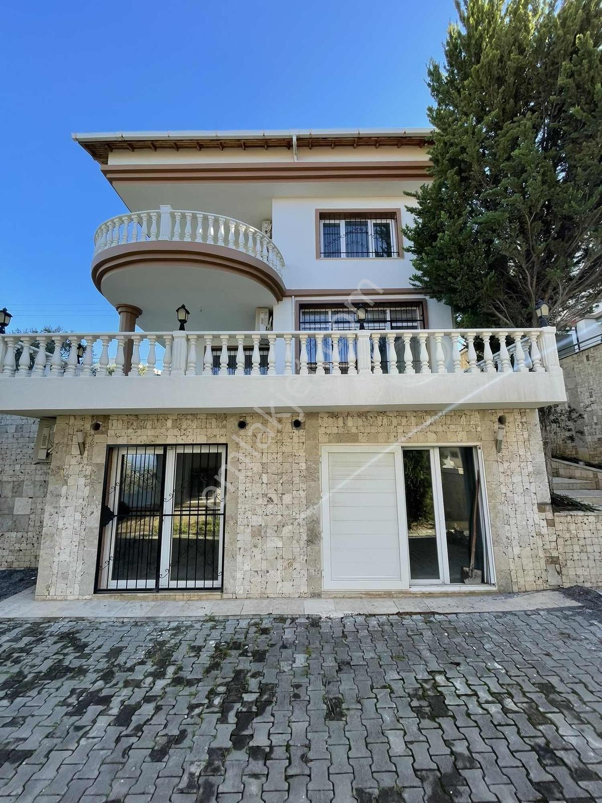 Kuşturda Deniz Manzaralı M2 Büyük Satılık Villa 5+2 Marinaya 1dk - Görsel 13