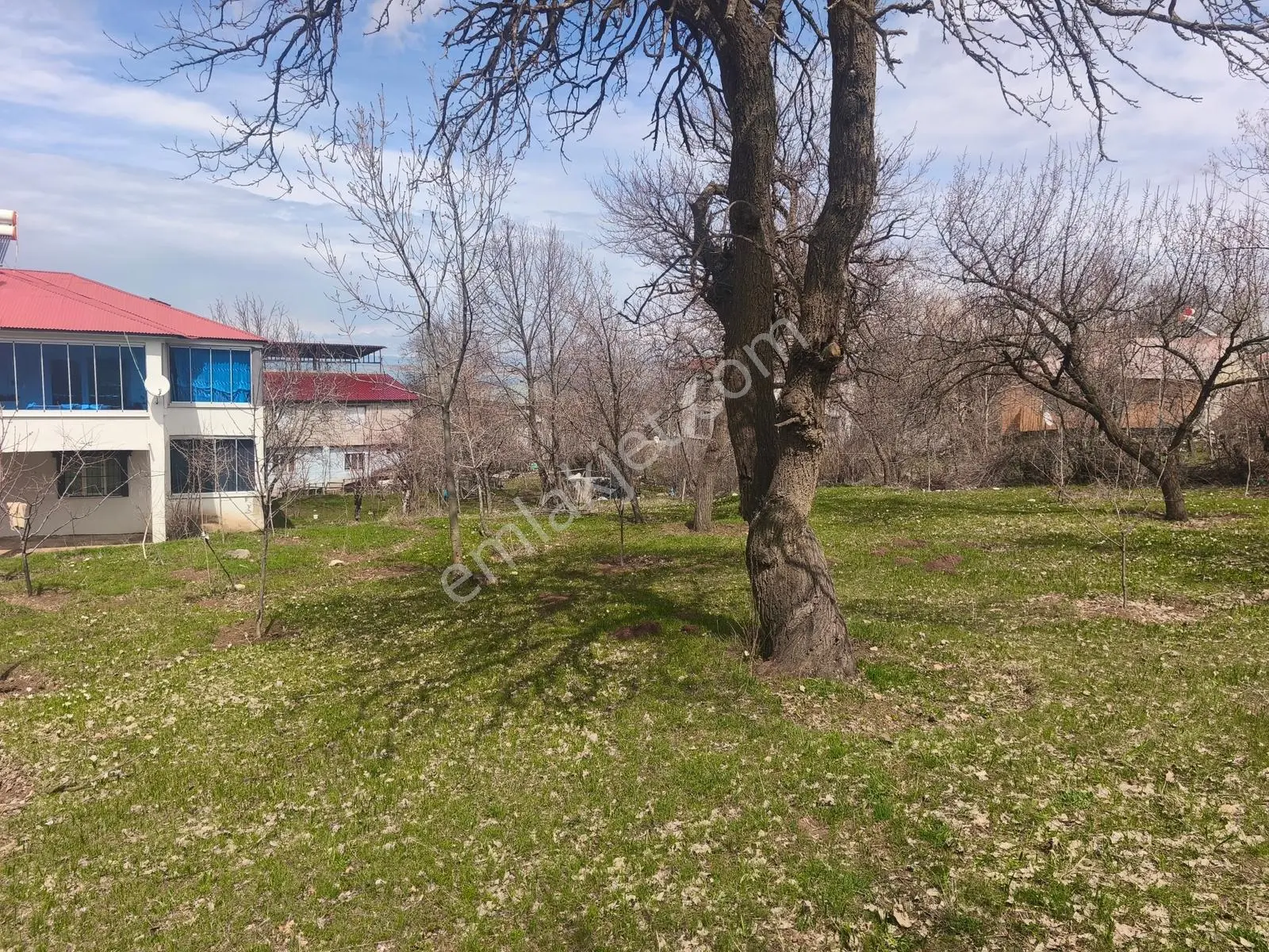 Gevaş Merkez Orta Mahallede Satılık Arsa