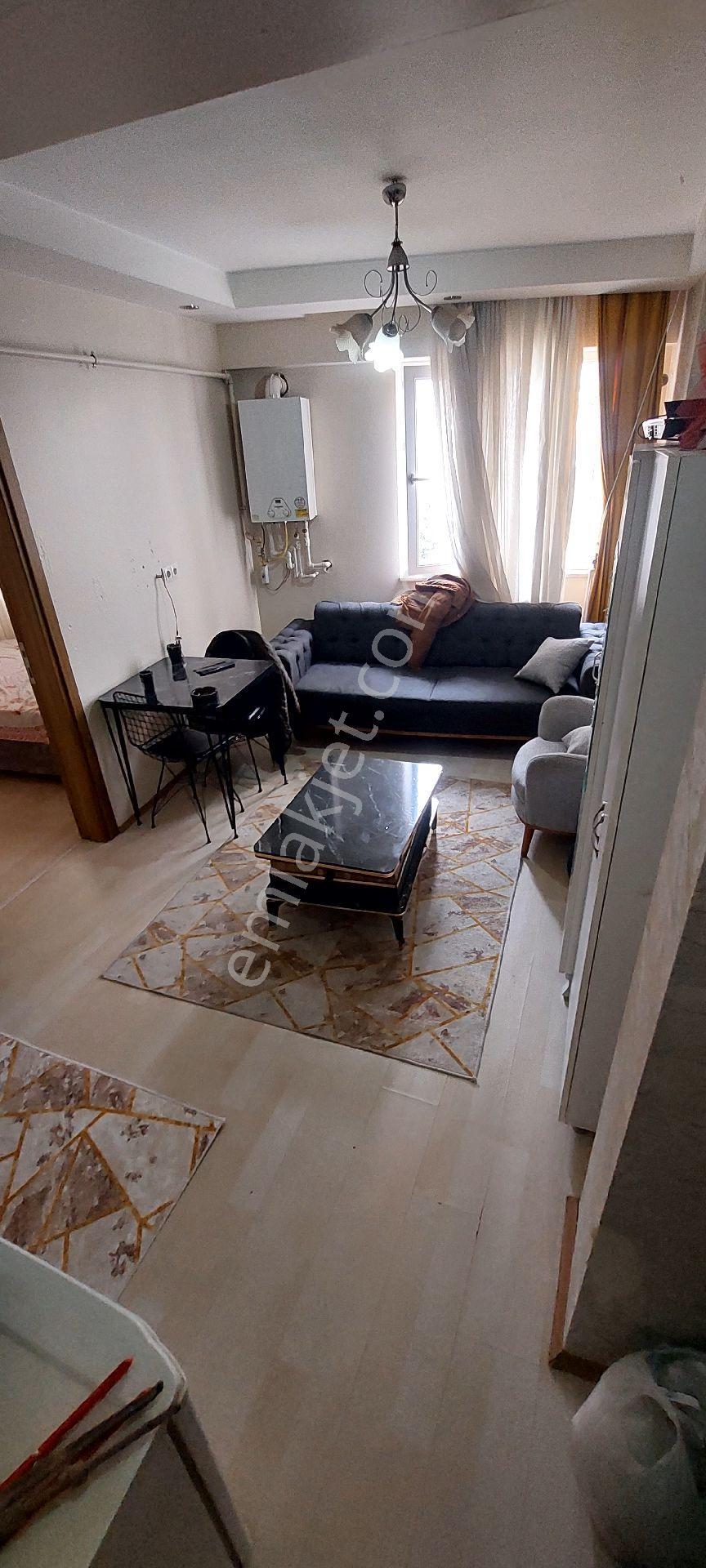 İstiklal’de Kiralık 1+1 Apart