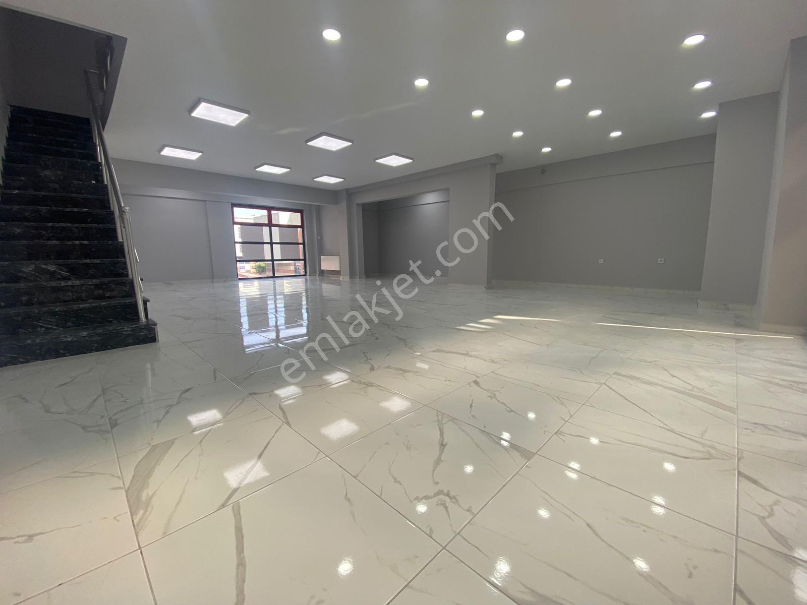 Em-of Emlak'tan Lüks Yapılı Masrafsız 200 M2 Köşe Kiralık Ofis - Görsel 12